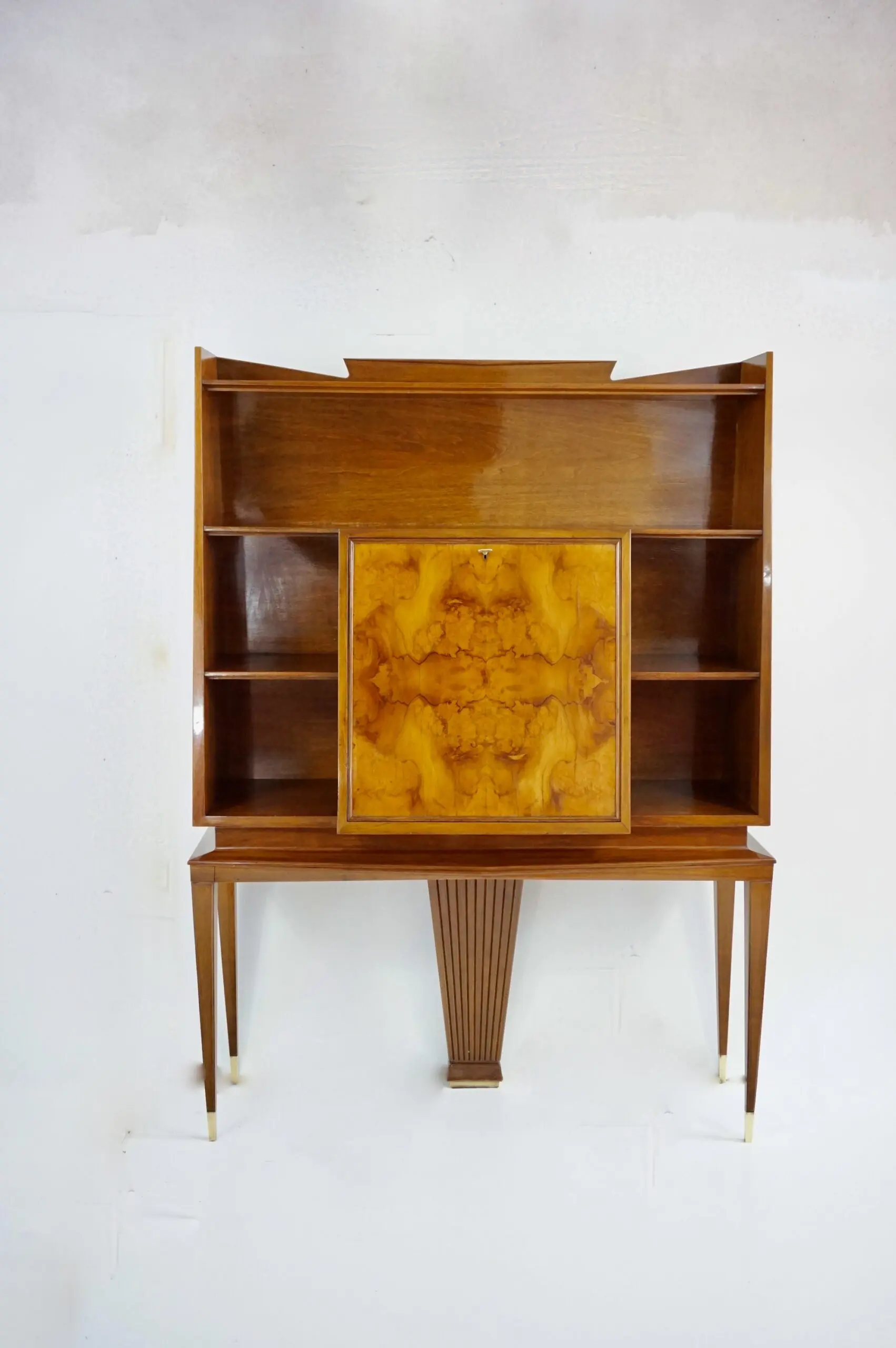 Tomaso Buzzi and Emilio Lancia attr. bookcase cabinet veneered root walnut, 1940 — Tomaso Buzzi