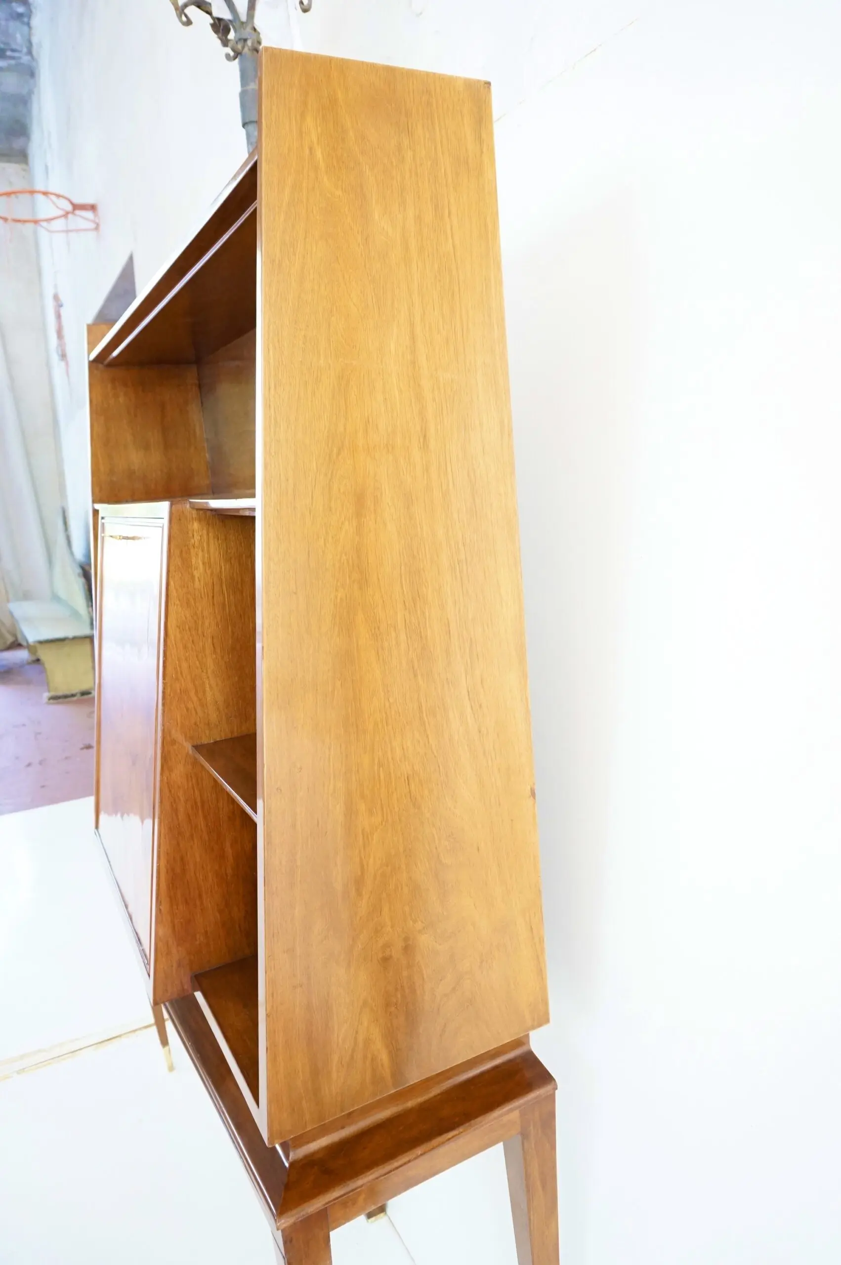 Tomaso Buzzi and Emilio Lancia attr. bookcase cabinet veneered root walnut, 1940 — photo 11
