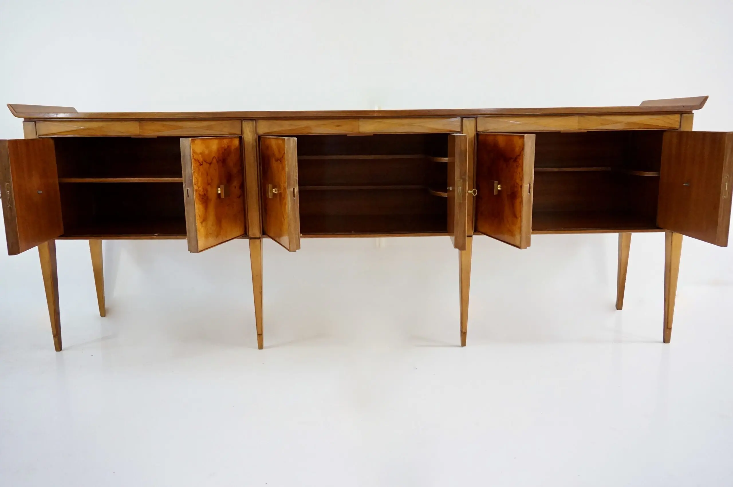 Tomaso  Buzzi & Emilio Lancia att. briar root unique six doors sideboard, 1940 — photo 18