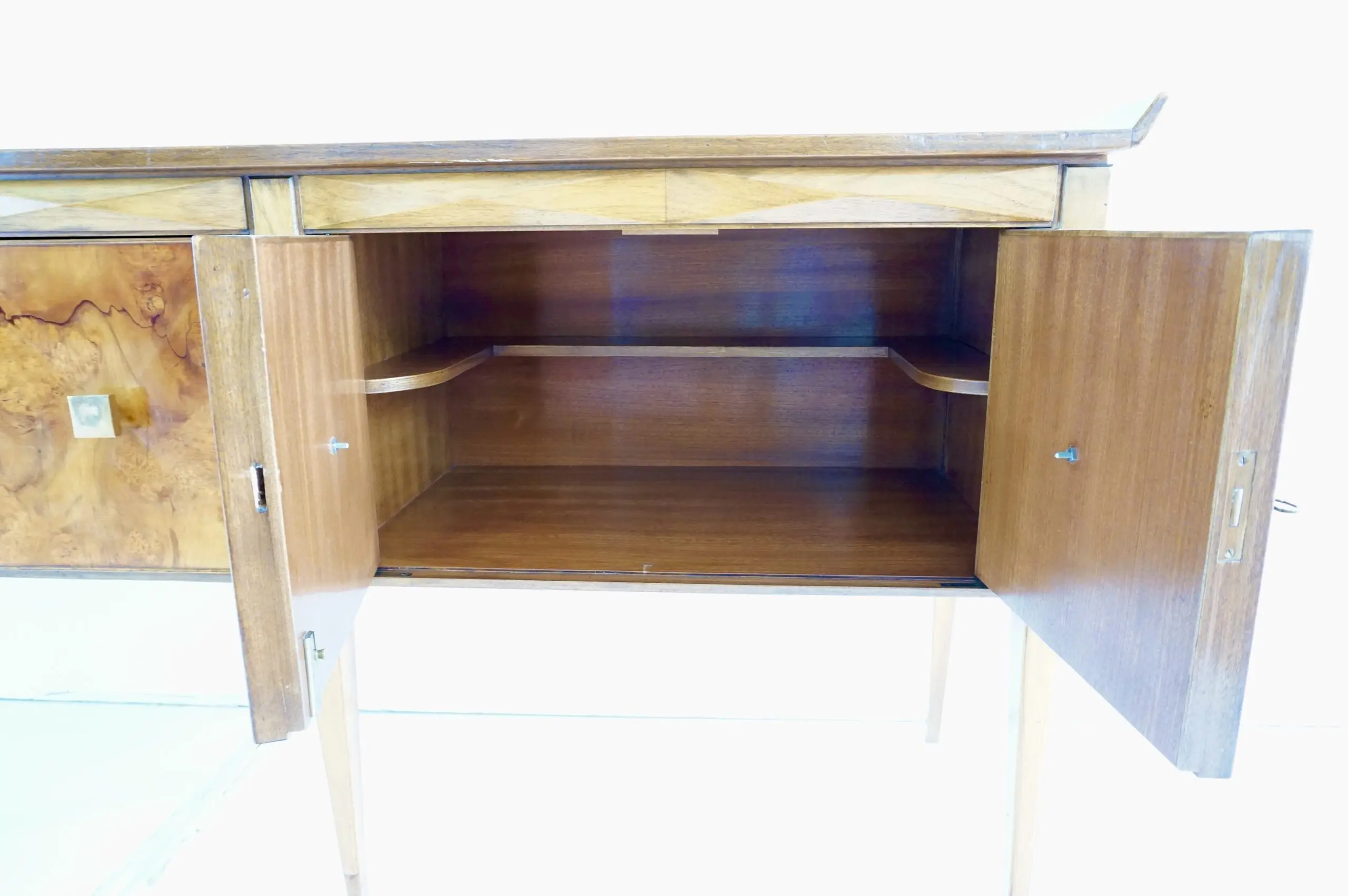 Tomaso  Buzzi & Emilio Lancia att. briar root unique six doors sideboard, 1940 — photo 17