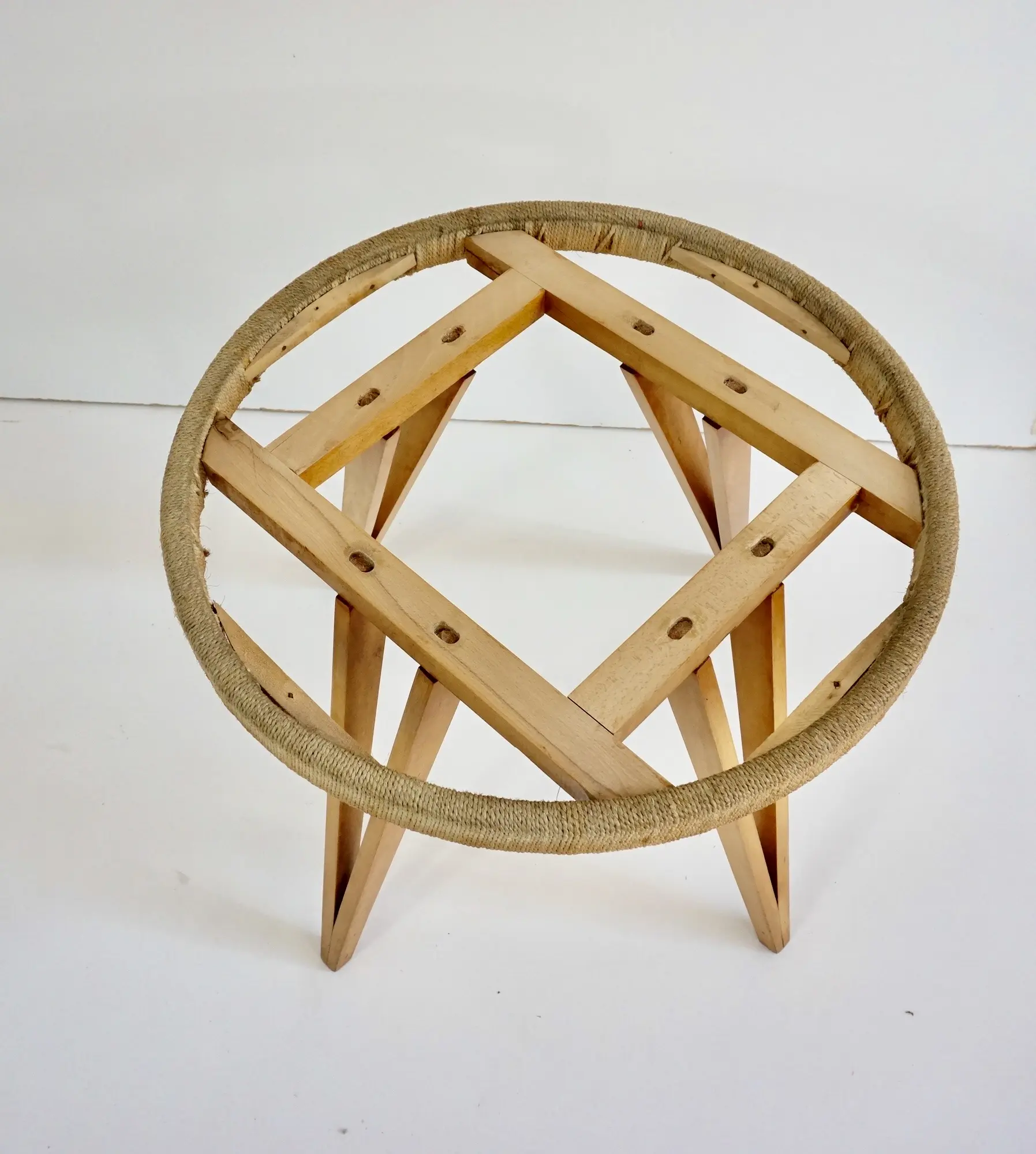 Augusto Romano round beech and straw  coffee table, 1948 — photo 9