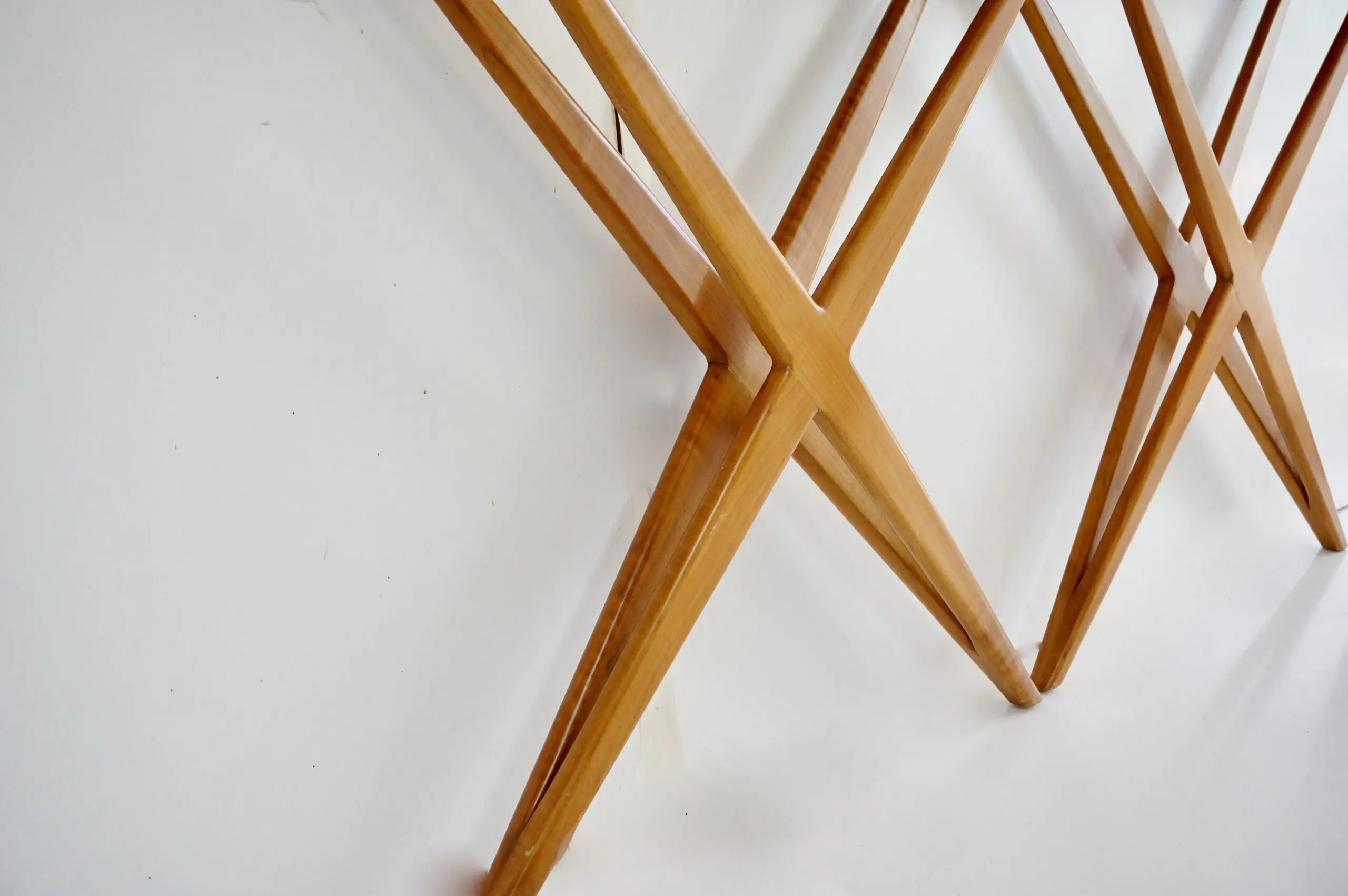 large Studio B.B.P.R. walnut and red  marble top console, double X shaped, 1944 — photo 19