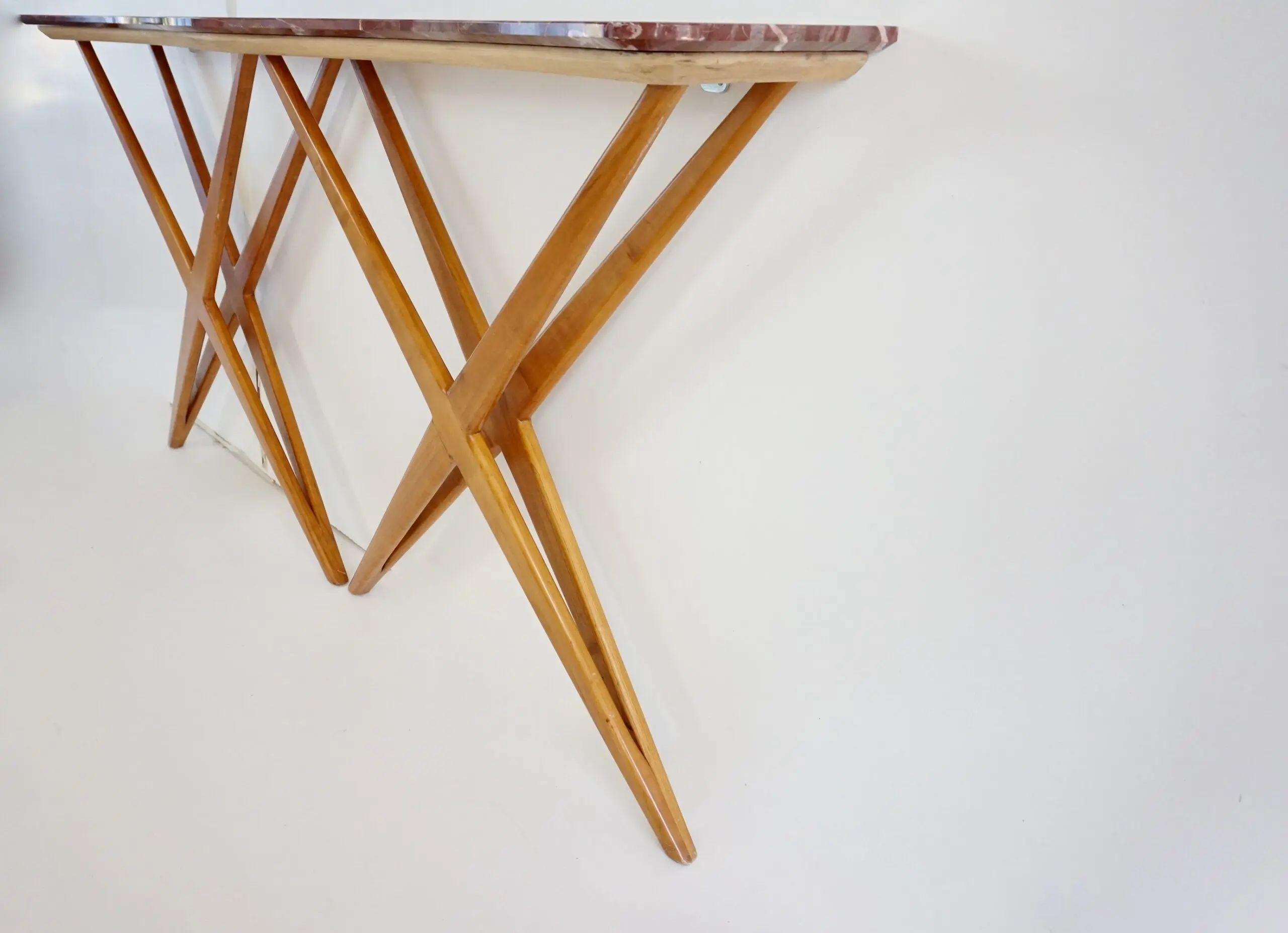 large Studio B.B.P.R. walnut and red  marble top console, double X shaped, 1944 — photo 14