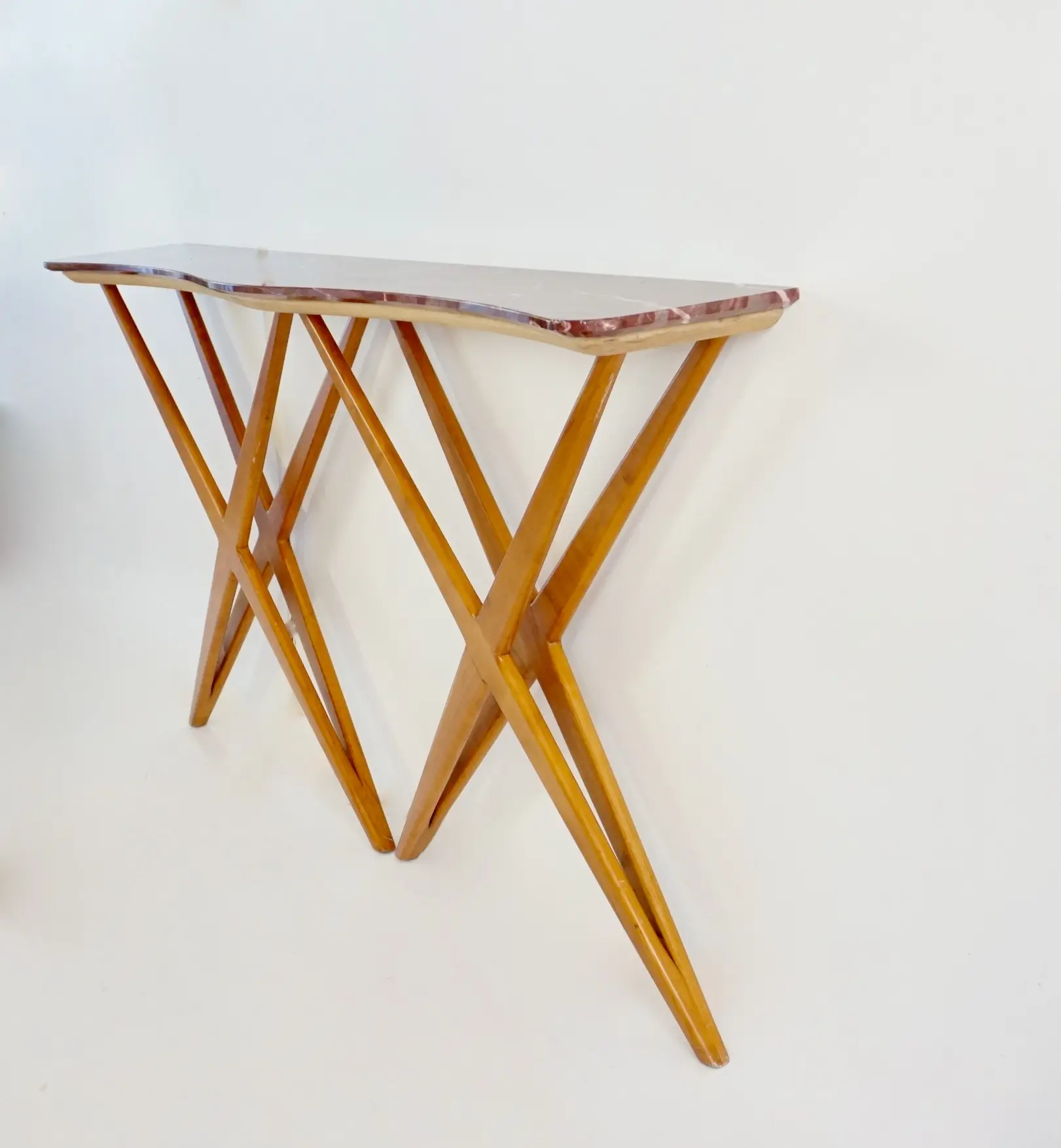 large Studio B.B.P.R. walnut and red  marble top console, double X shaped, 1944 — photo 9