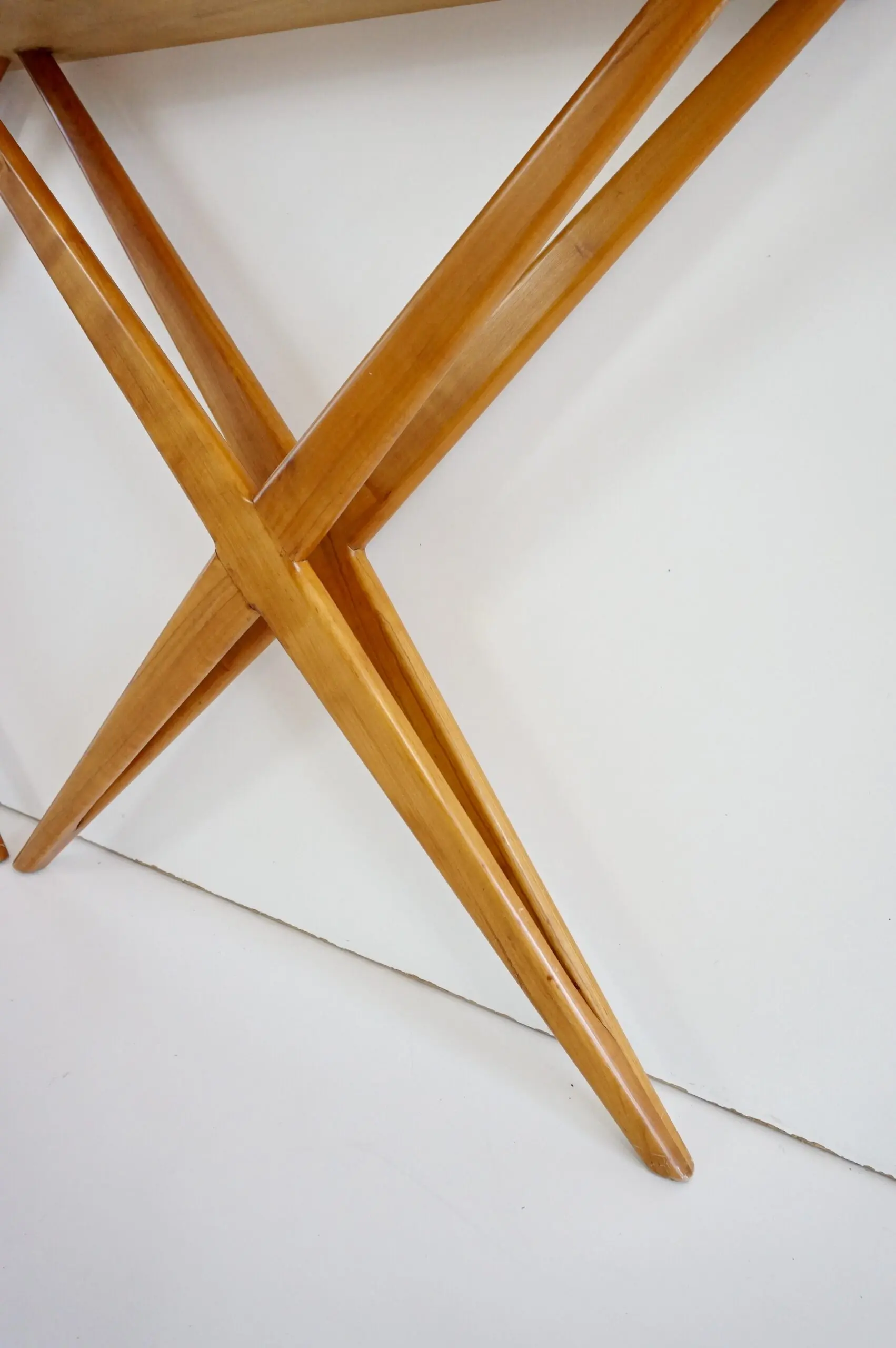 large Studio B.B.P.R. walnut and red  marble top console, double X shaped, 1944 — photo 15