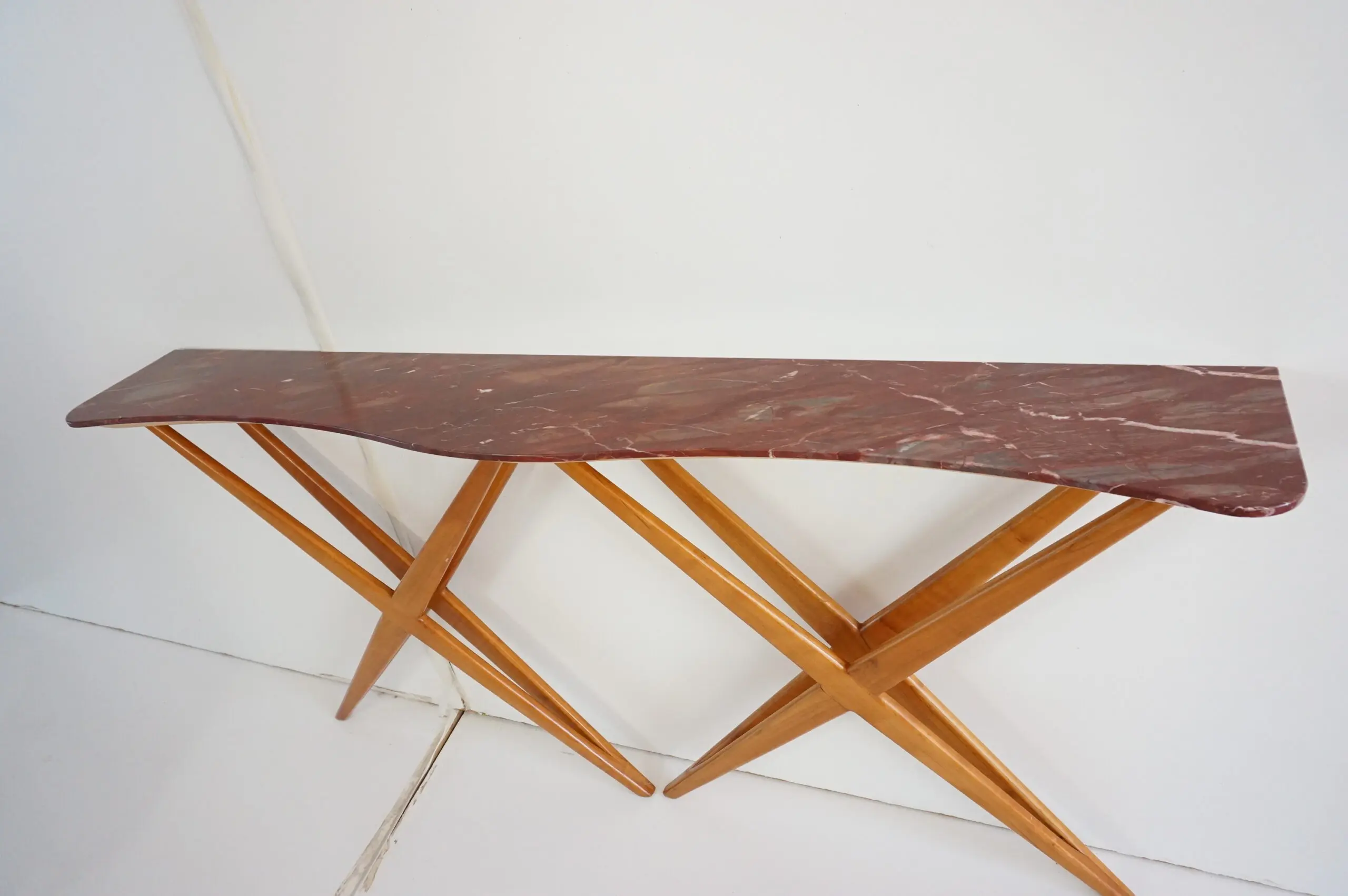 large Studio B.B.P.R. walnut and red  marble top console, double X shaped, 1944 — photo 10