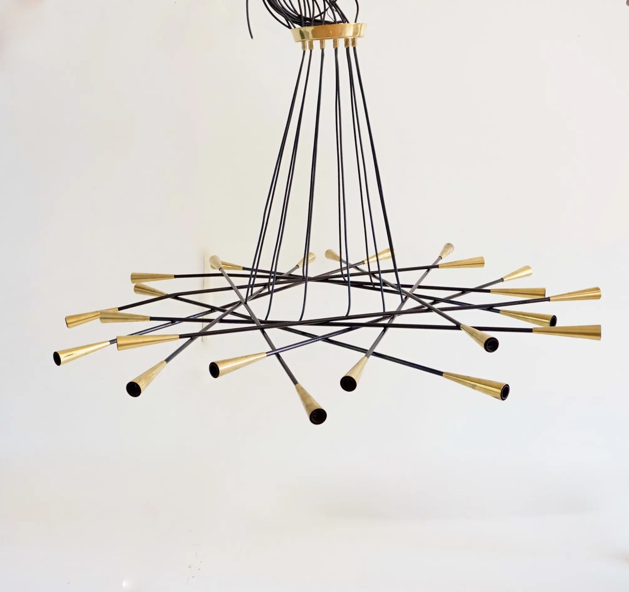 Stilnovo large 24 lights-arms brass ceiling lamp chandelier, Shanghai, 1950 — Stilnovo