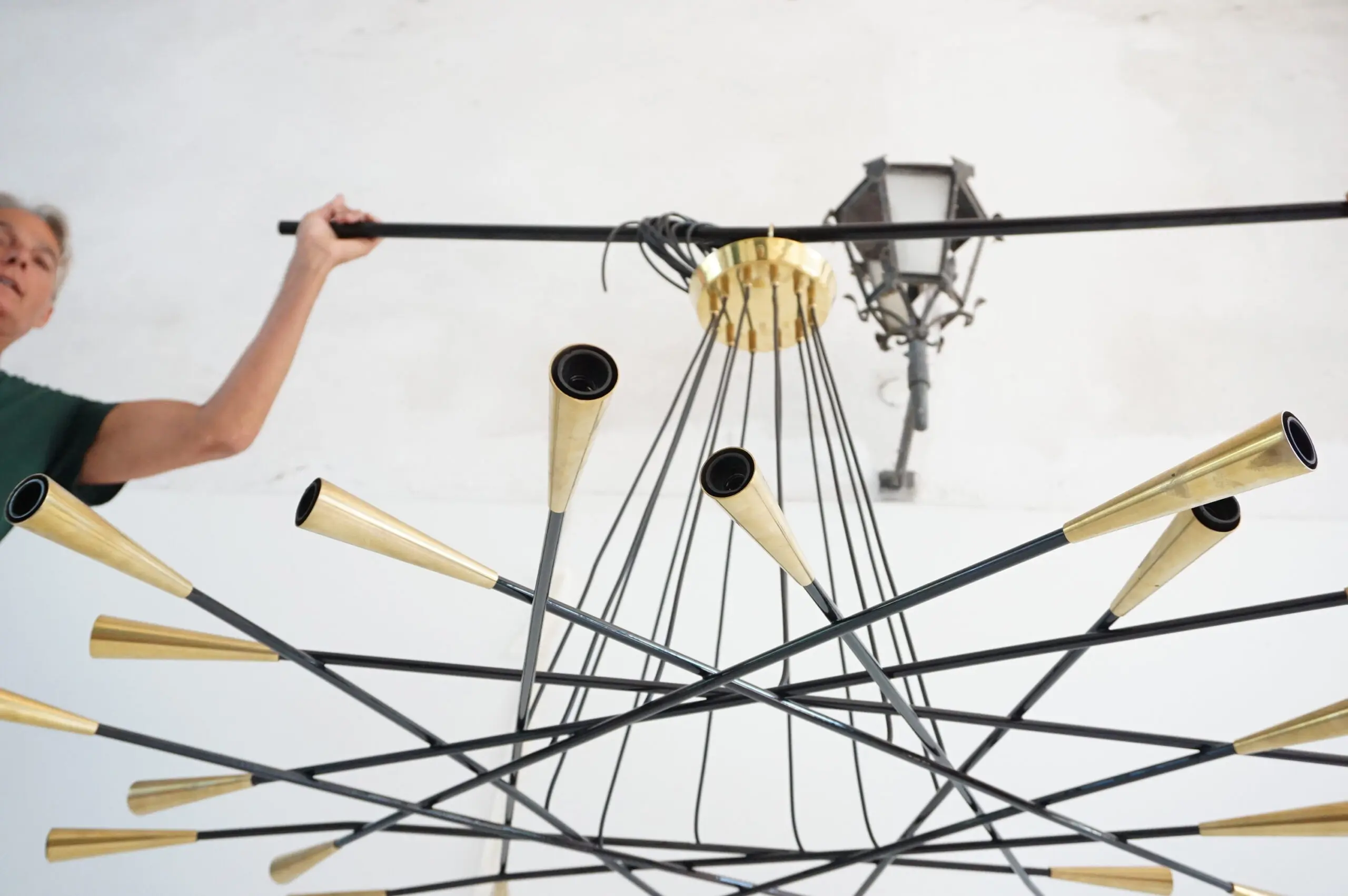 Stilnovo large 24 lights-arms brass ceiling lamp chandelier, Shanghai, 1950 — photo 7
