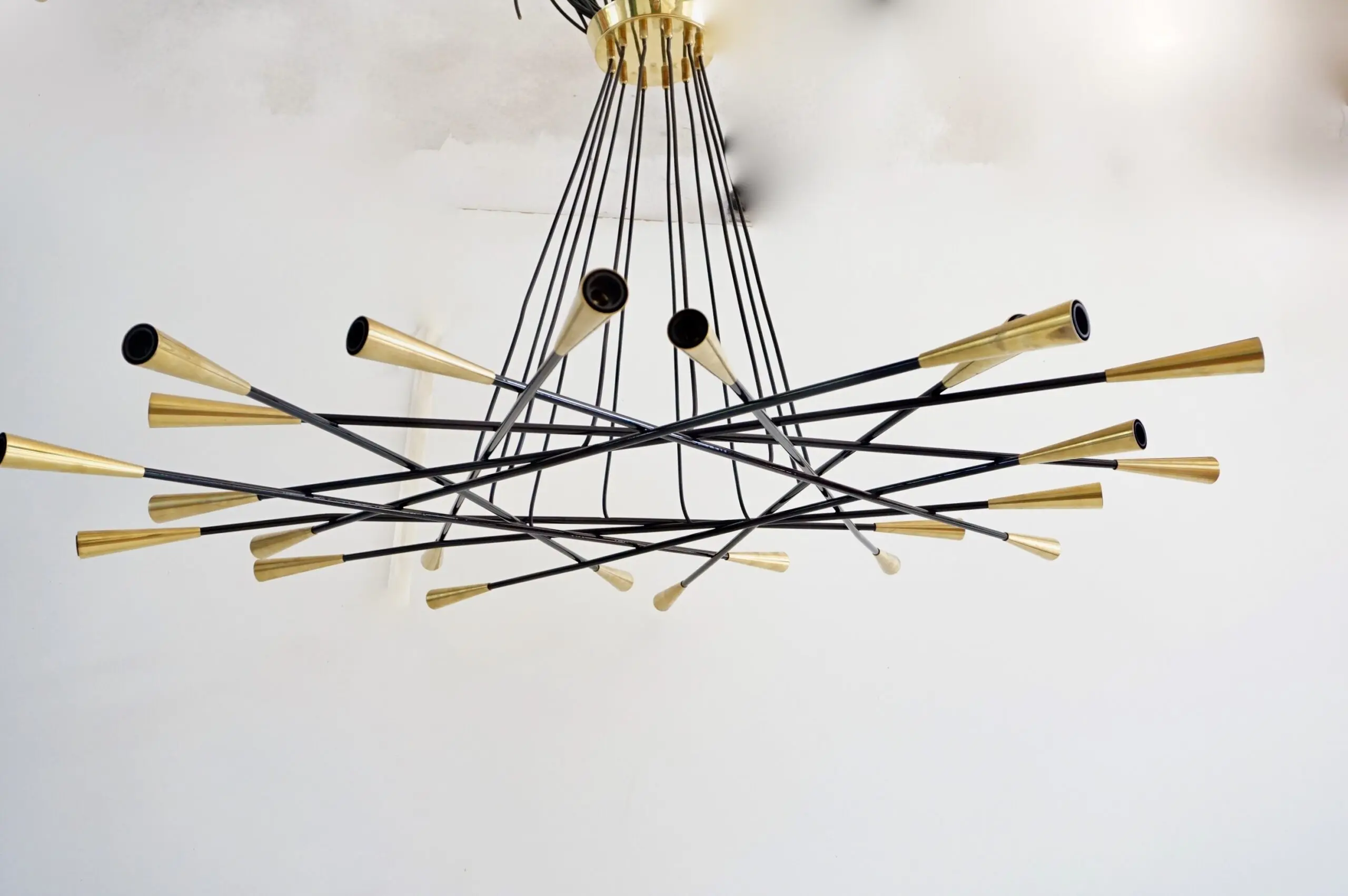 Stilnovo large 24 lights-arms brass ceiling lamp chandelier, Shanghai, 1950 — photo 4