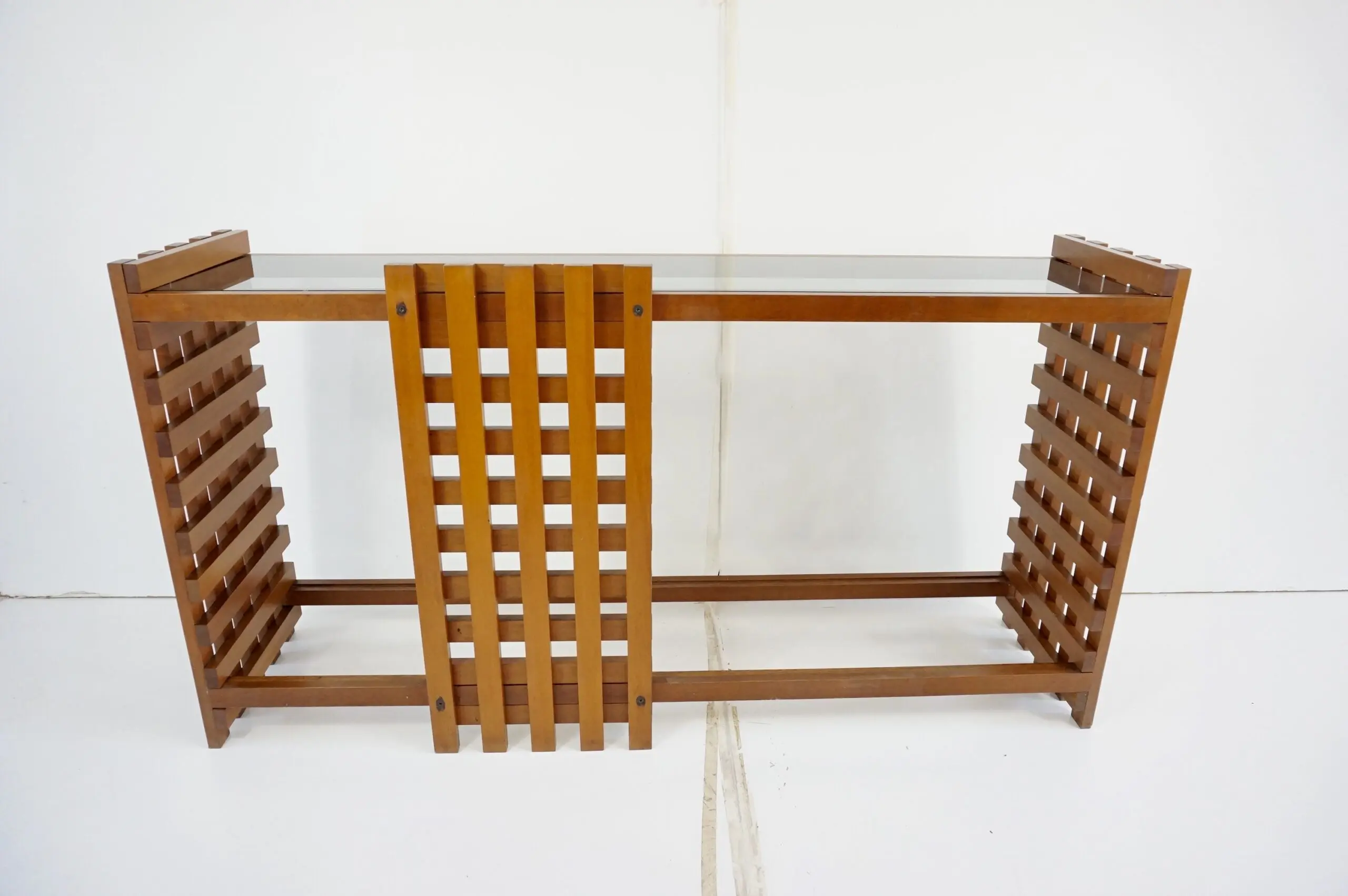 large rationalist bookcase attr. Massimo Vignelli, walnut and glass,1970 — photo 20