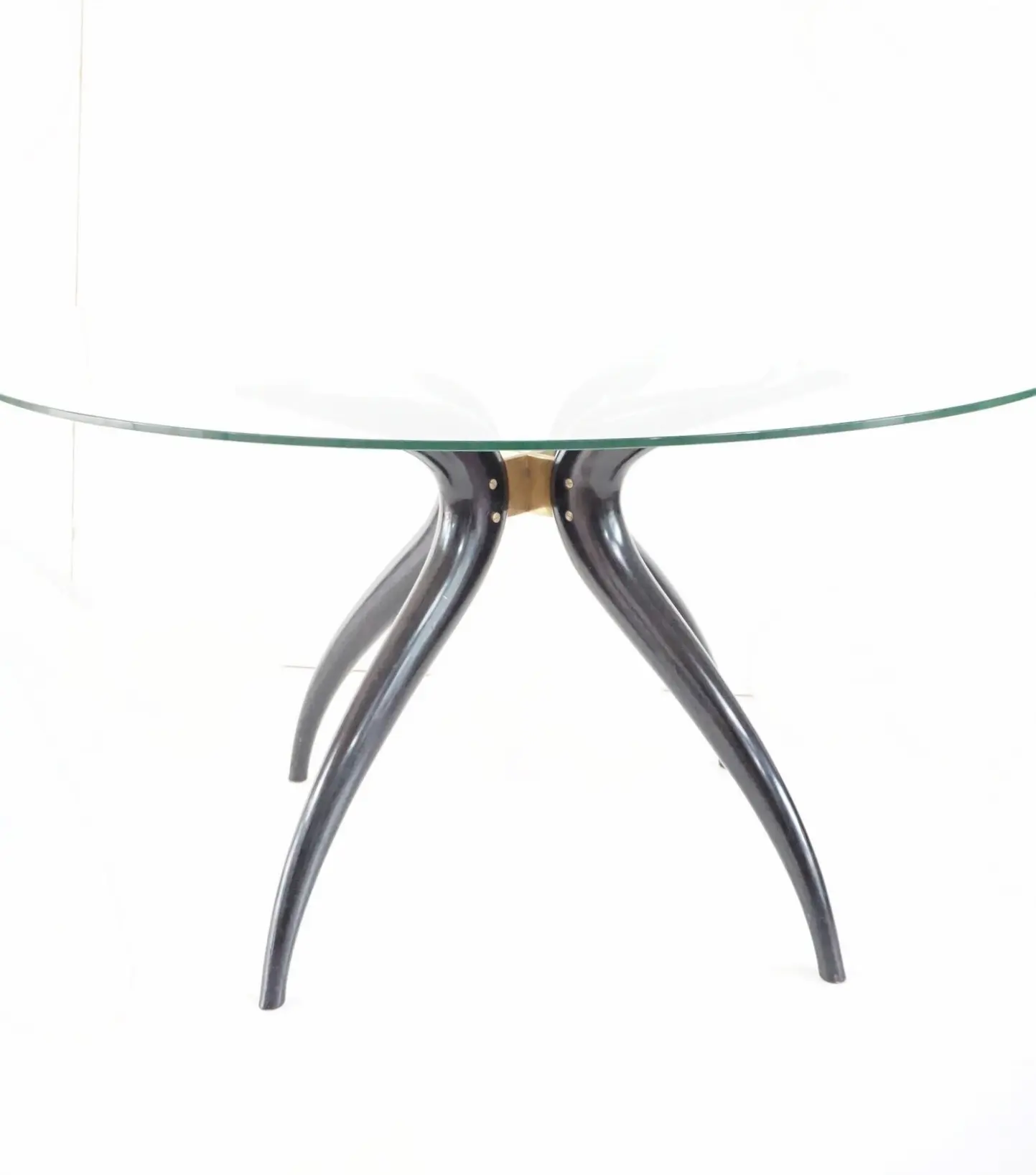 Sculptural round table, follower C.Mollino, lacquered wood, brass and glass, 1945 — image 2