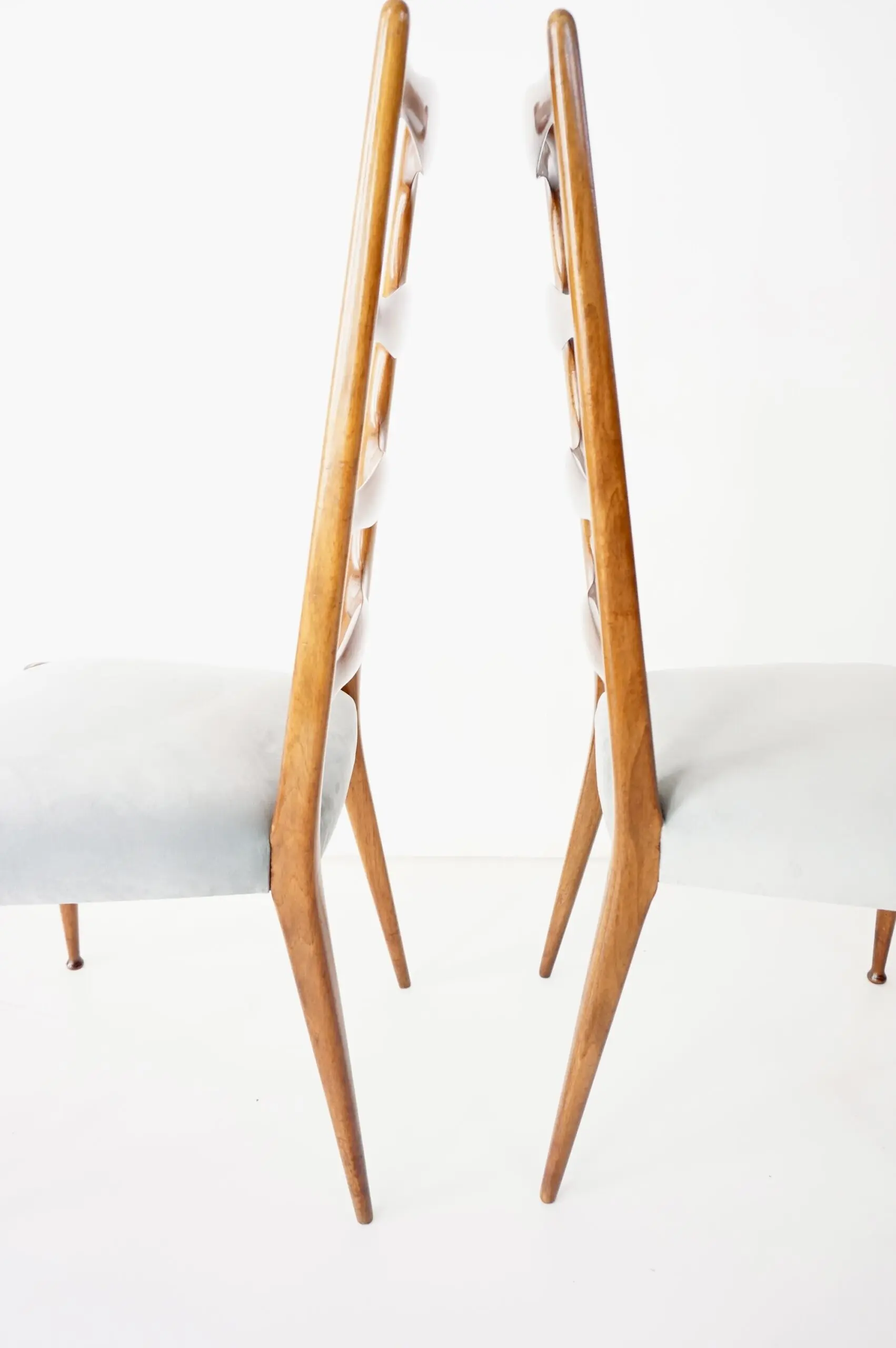 set of 8 Paolo Buffa fine high dining chairs, walnut and velvet , 1950 — image 2