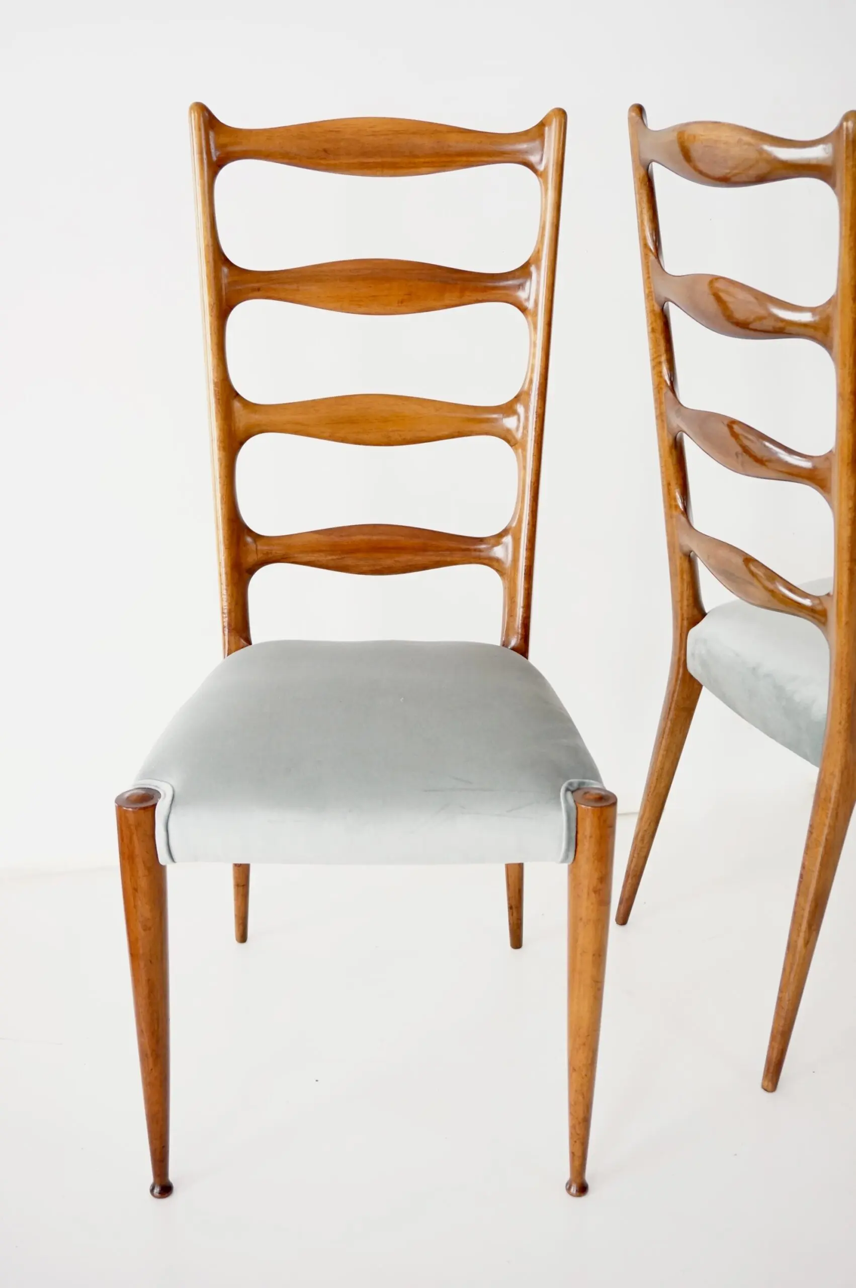 set of 8 Paolo Buffa fine high dining chairs, walnut and velvet , 1950 — image 3