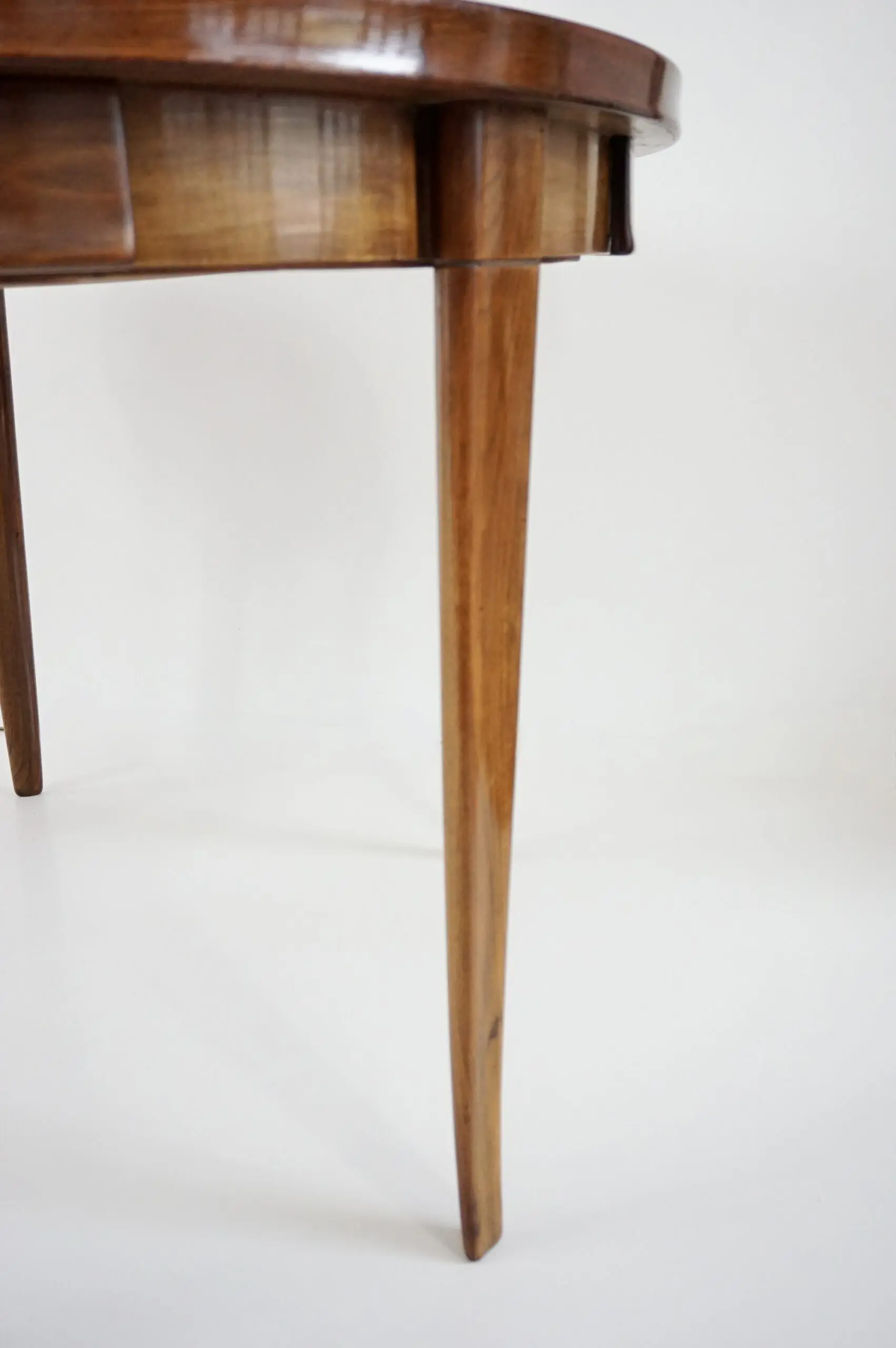 Paolo Buffa round center or game table, walnut, five hidden drawers, 1950 — image 2