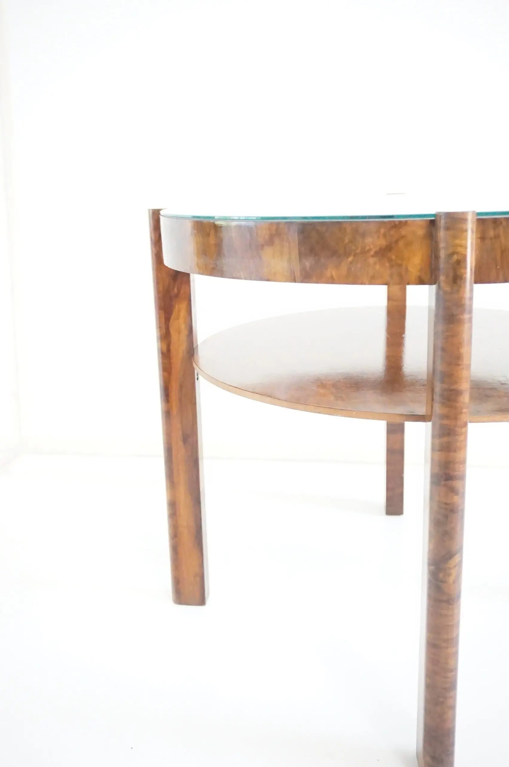 Osvaldo Borsani round walnut root deco coffee table, bi shelves, glass top, 1931 — photo 11