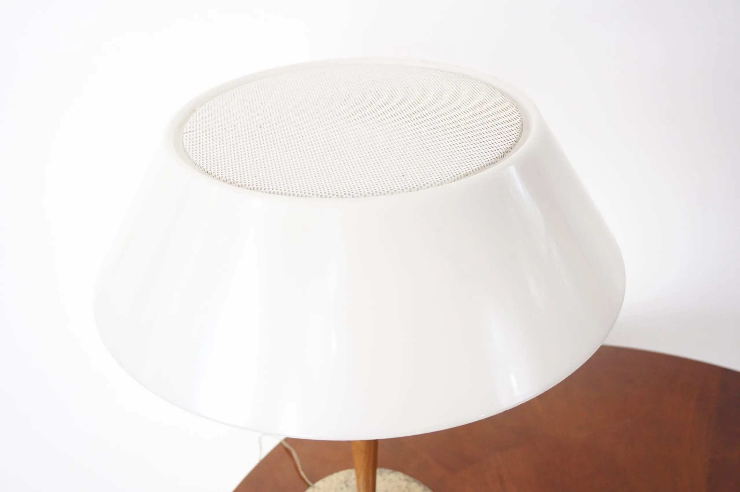 Gaetano Sciolari fine table lamp, brass, walnut, white plexiglass mod. A/1 1960 — image 2