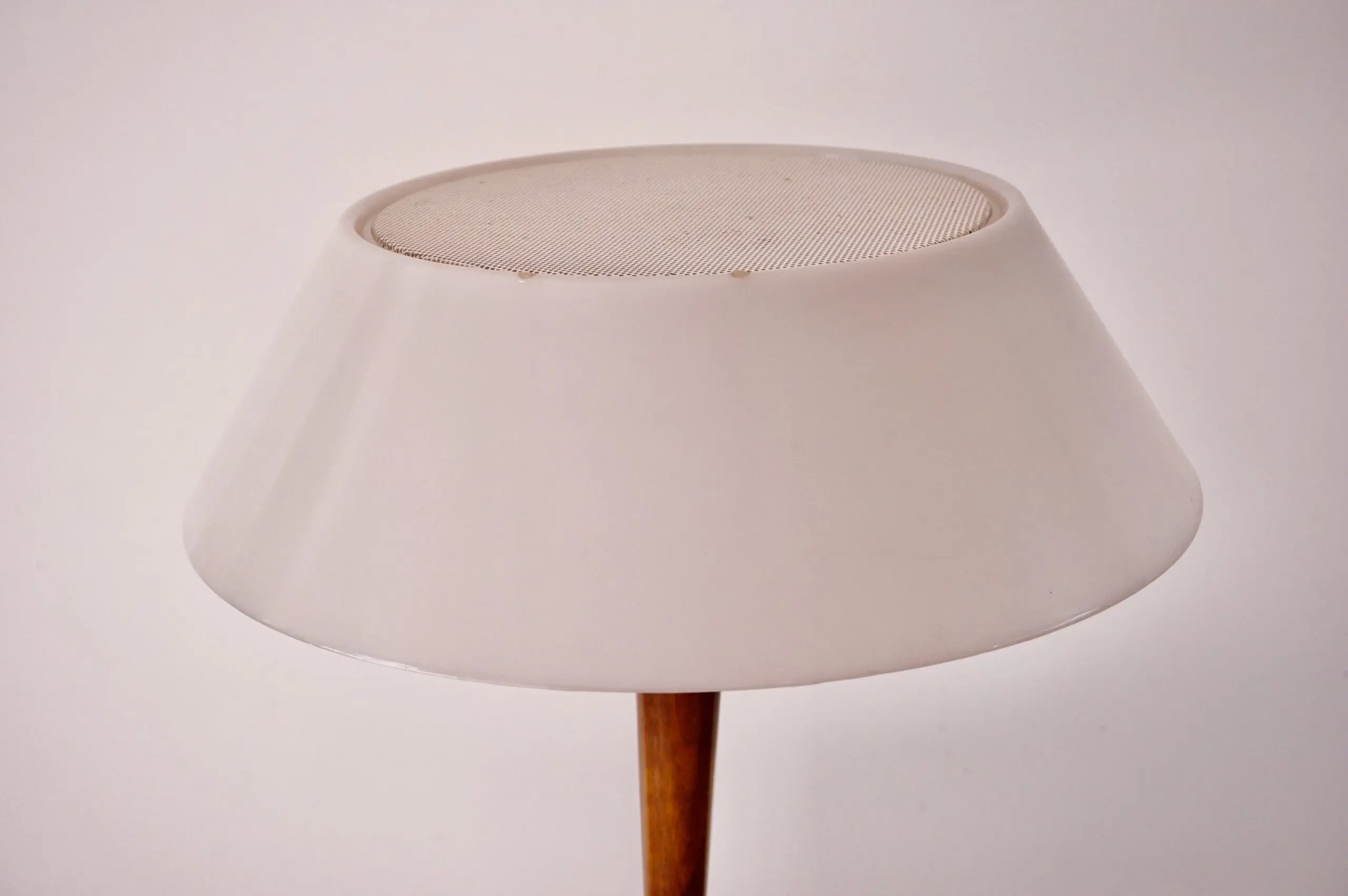 Gaetano Sciolari fine table lamp, brass, walnut, white plexiglass mod. A/1  1960 — photo 5