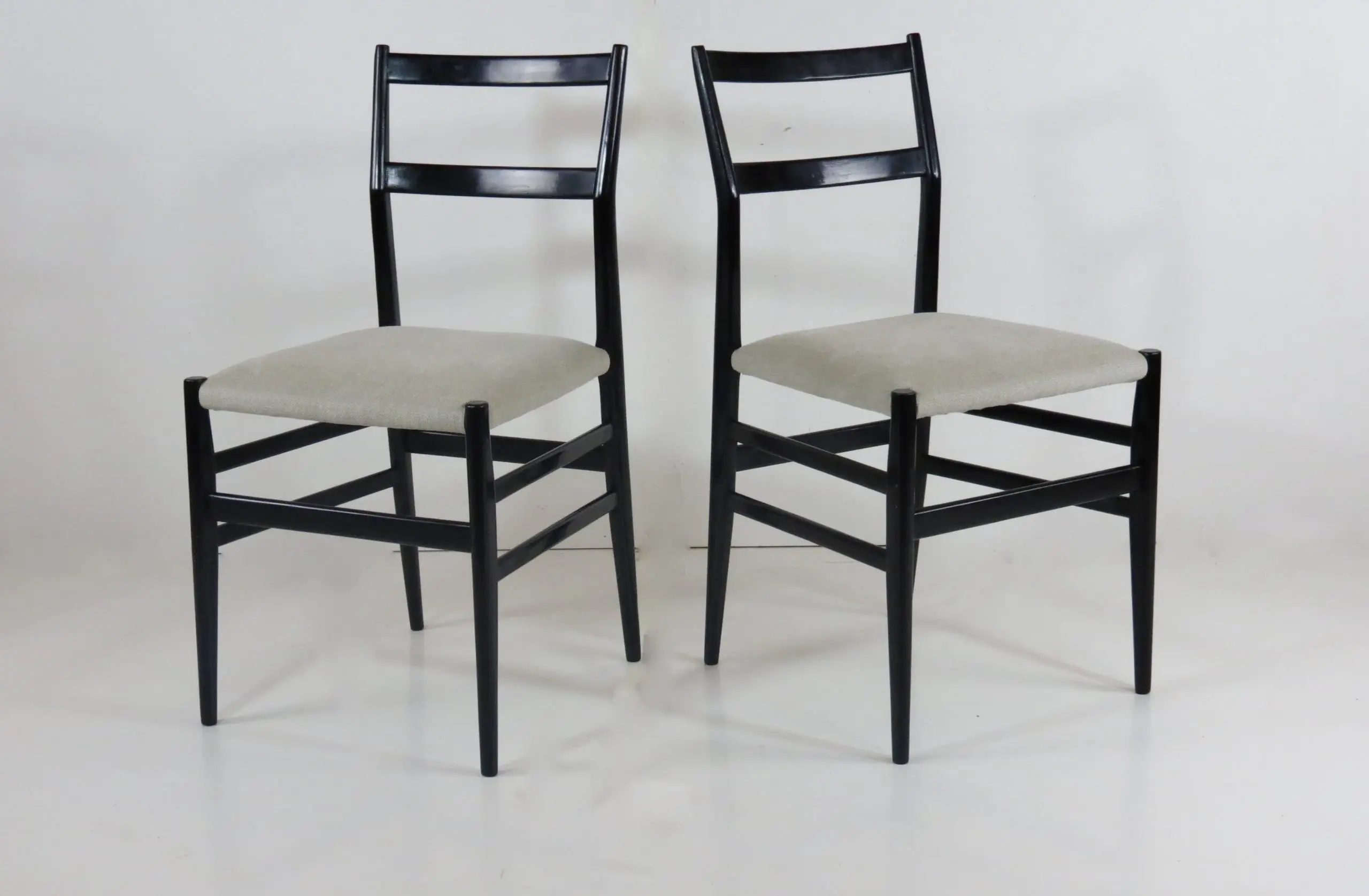 Set of Four Gio Ponti Black Laquered "Leggera" Chairs 646 by Cassina, 1952 — photo 7