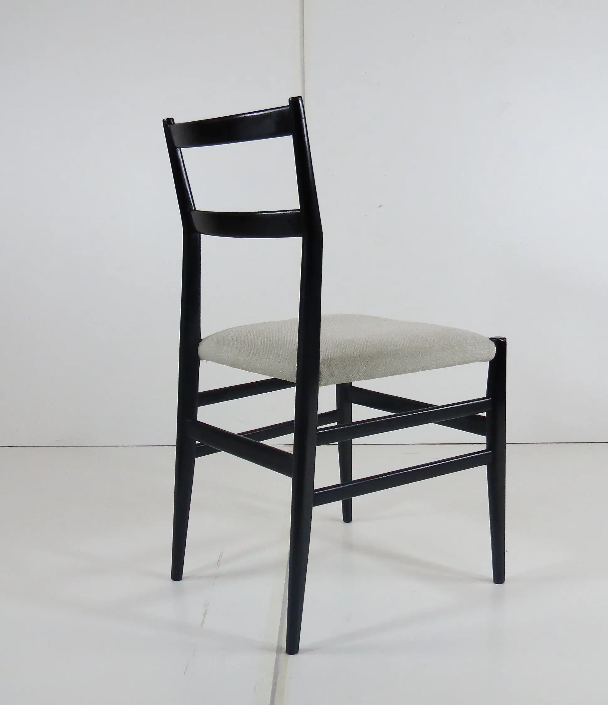 Set of Four Gio Ponti Black Laquered "Leggera" Chairs 646 by Cassina, 1952 — photo 10