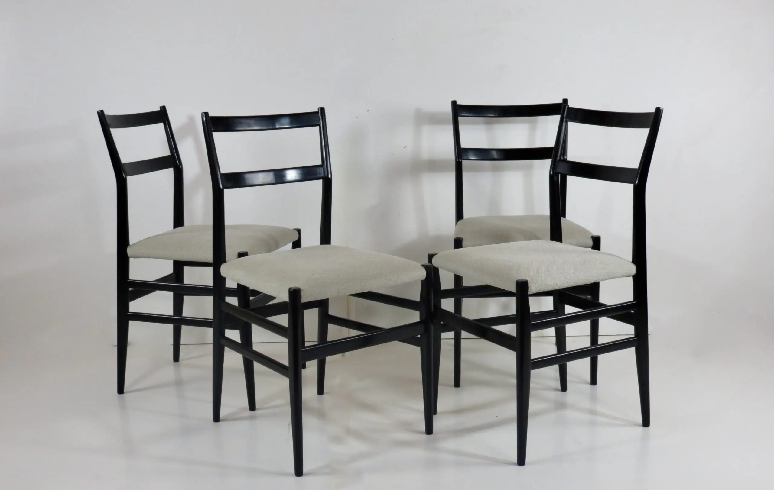 Set of Four Gio Ponti Black Laquered "Leggera" Chairs 646 by Cassina, 1952 — image 3