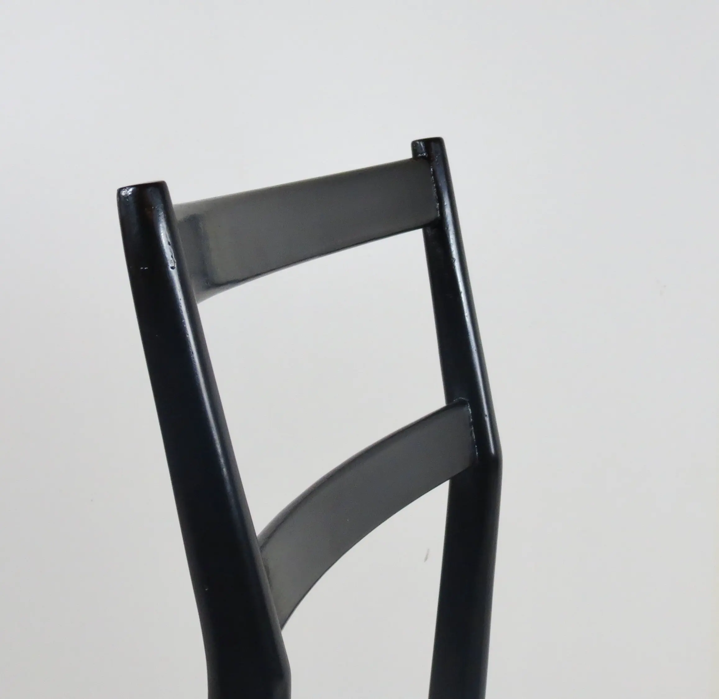 Set of Four Gio Ponti Black Laquered "Leggera" Chairs 646 by Cassina, 1952 — photo 12
