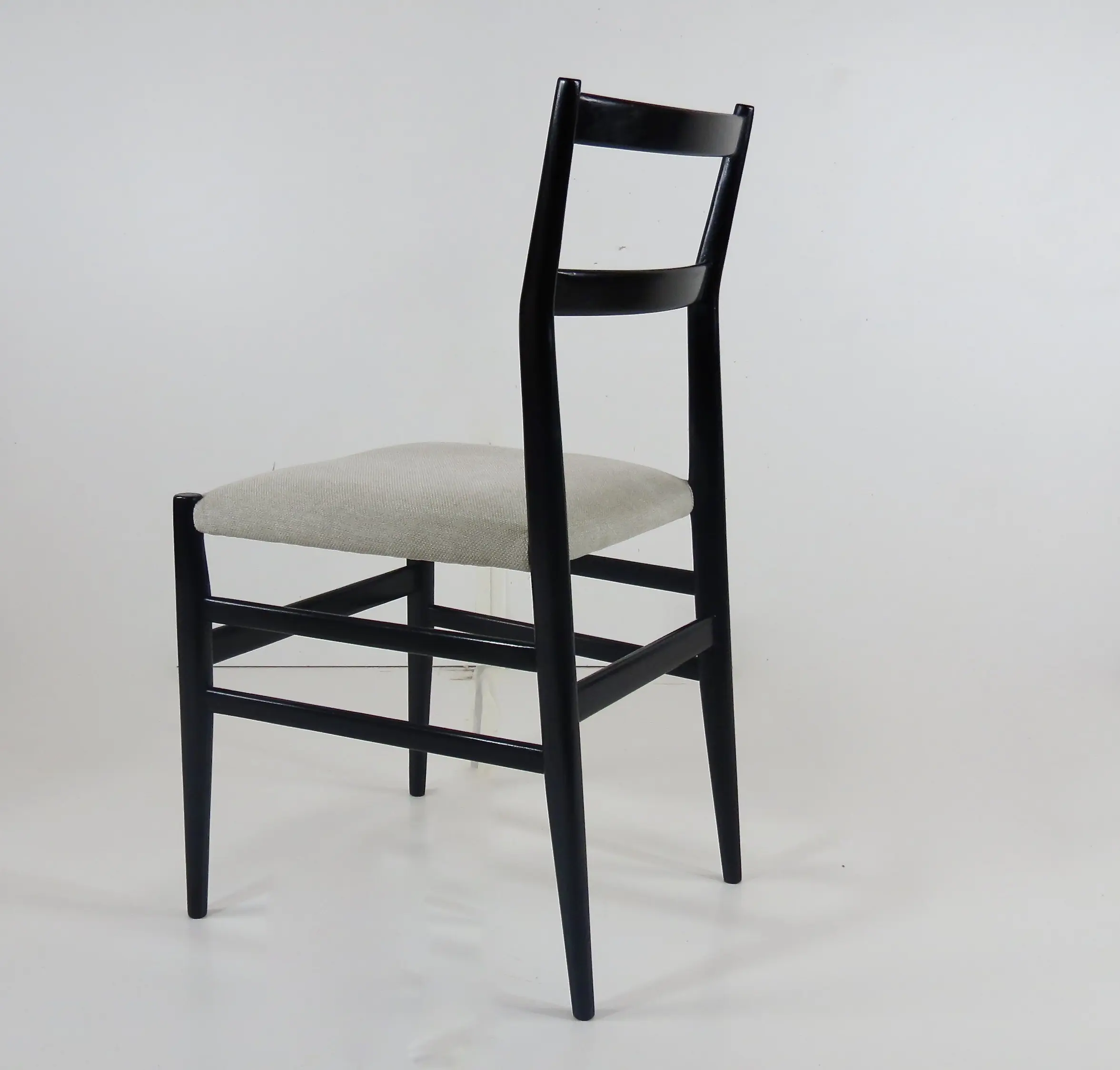 Set of Four Gio Ponti Black Laquered "Leggera" Chairs 646 by Cassina, 1952 — photo 8