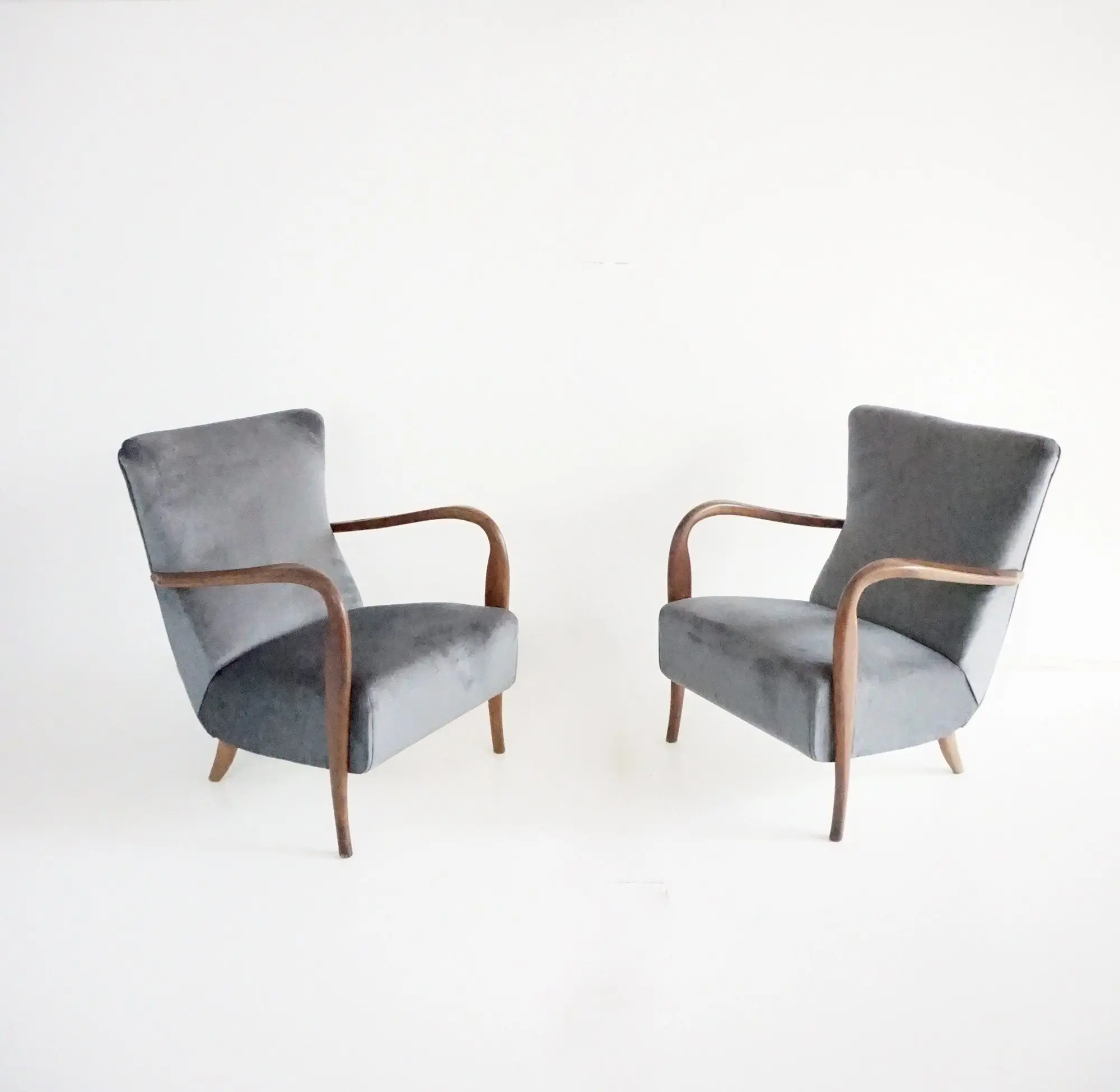 pair of wood and grey velvet armchairs mod. 401 from Cassina, Meda, 1940 — image 2