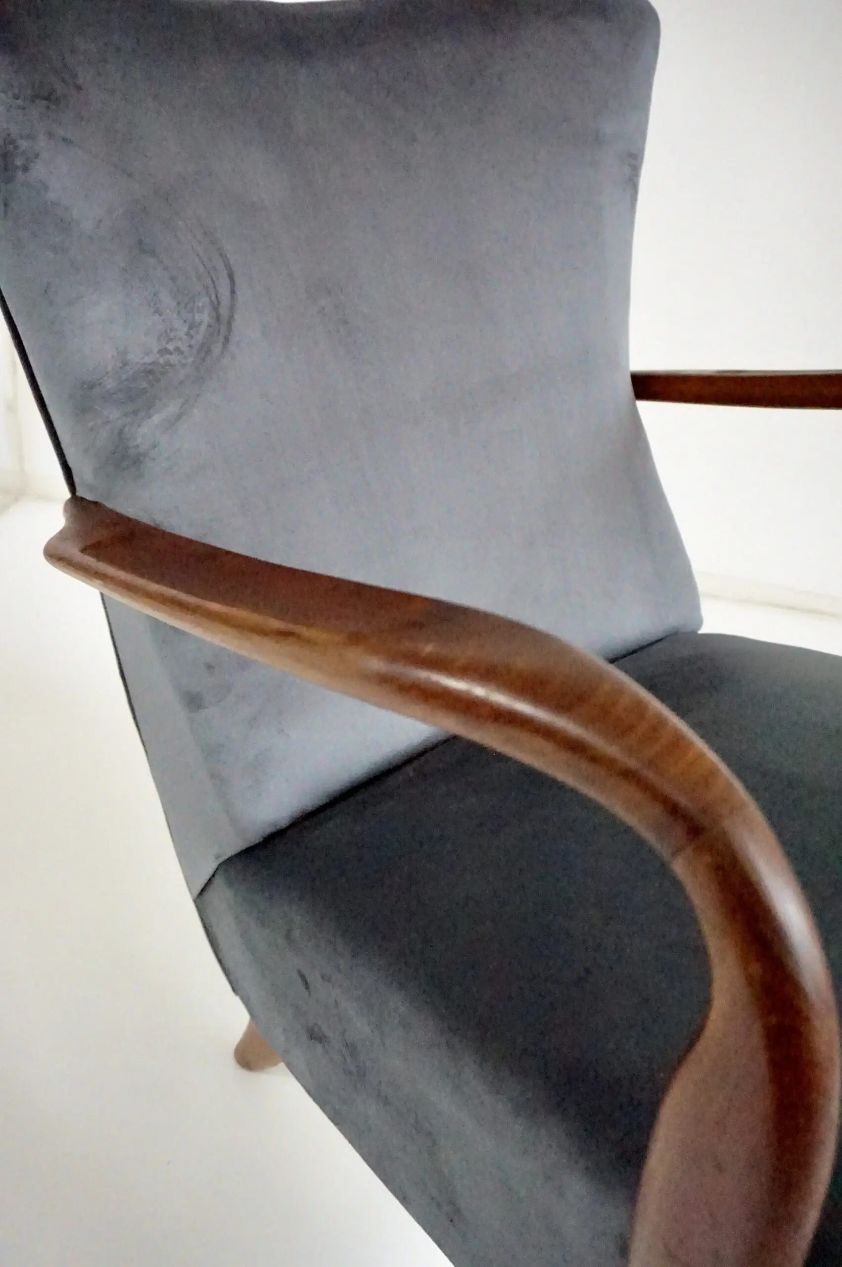pair of wood and grey velvet armchairs mod. 401 from Cassina, Meda, 1940 — photo 19