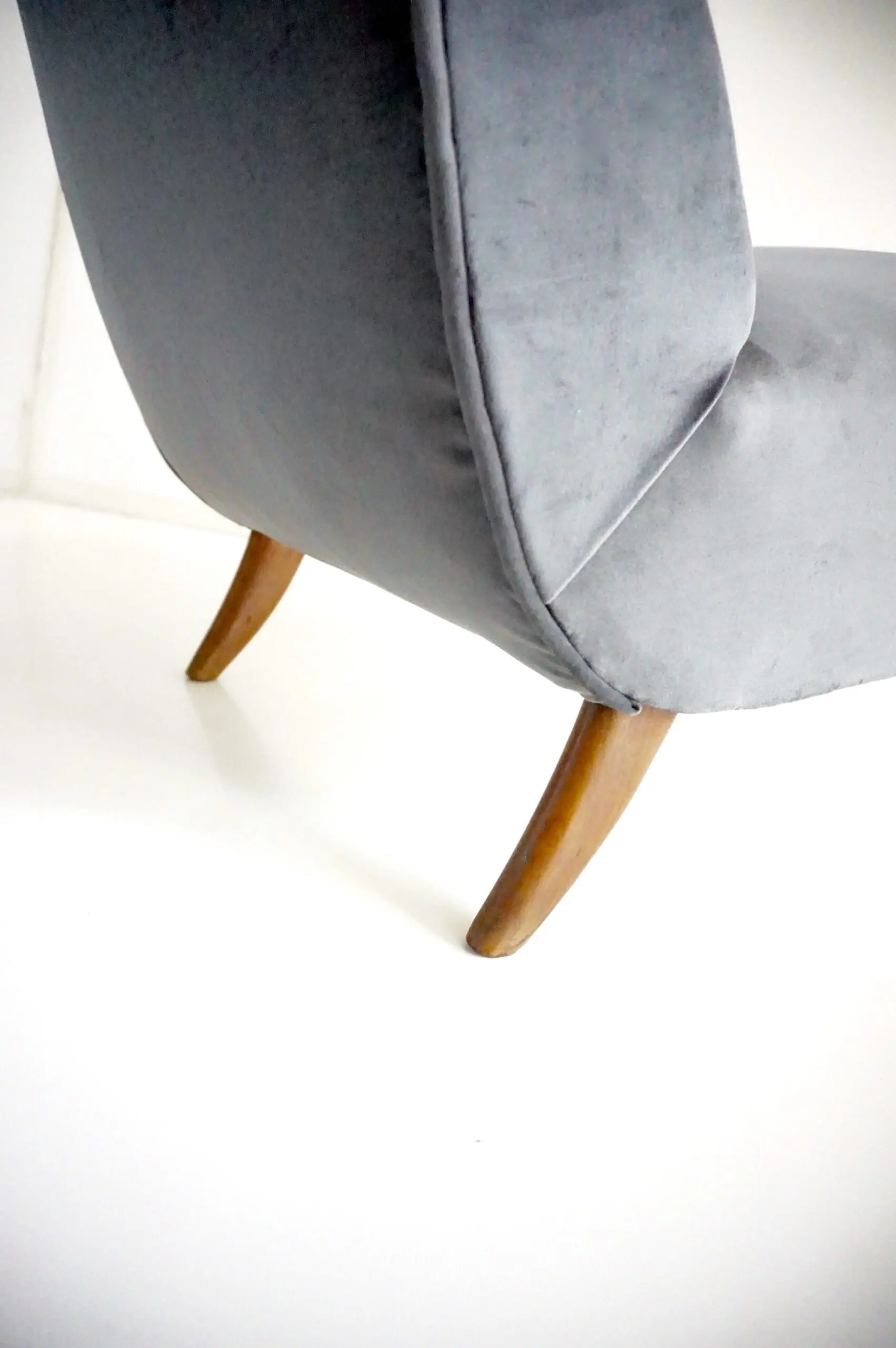pair of wood and grey velvet armchairs mod. 401 from Cassina, Meda, 1940 — photo 16