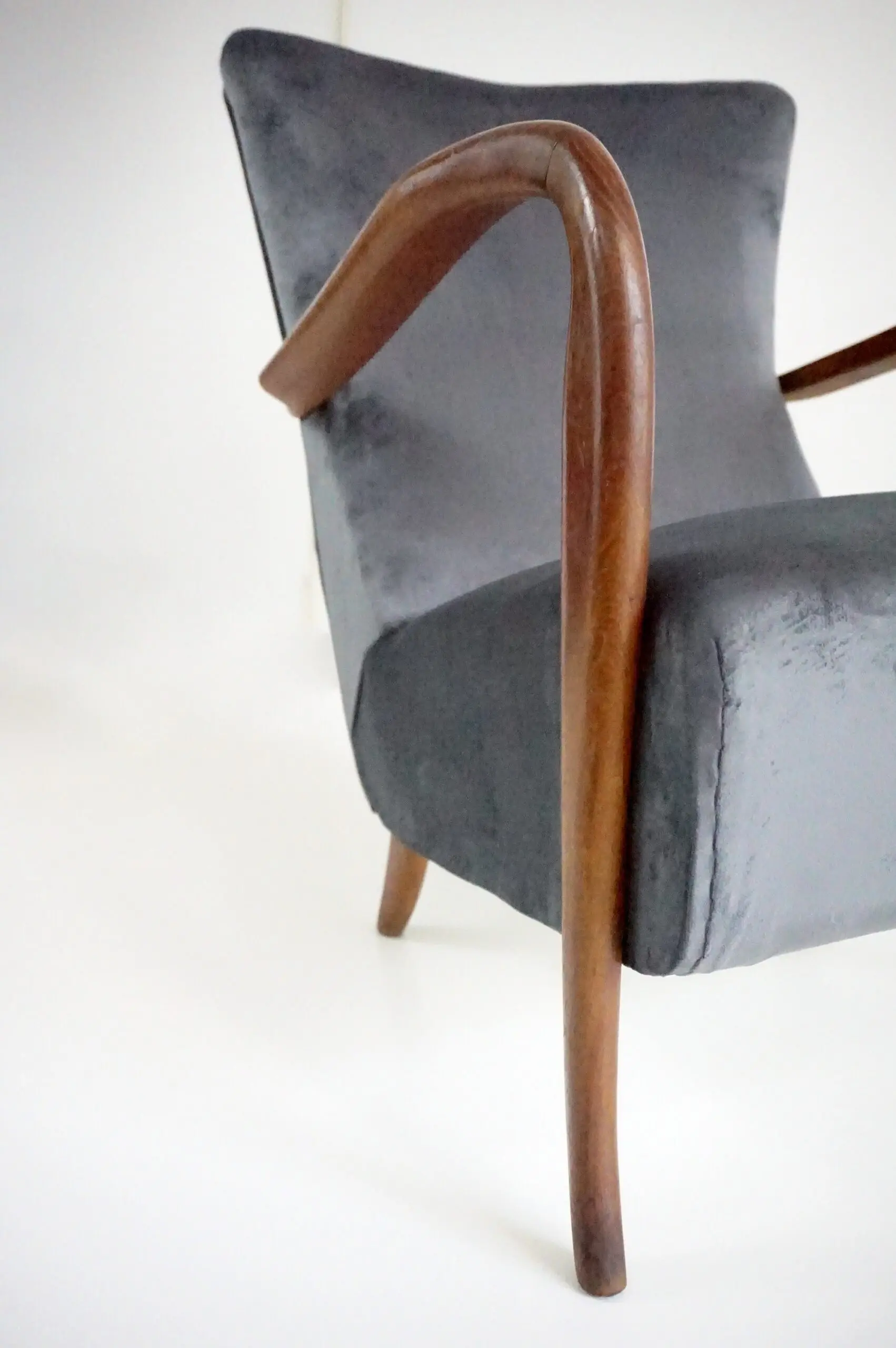 pair of wood and grey velvet armchairs mod. 401 from Cassina, Meda, 1940 — photo 22