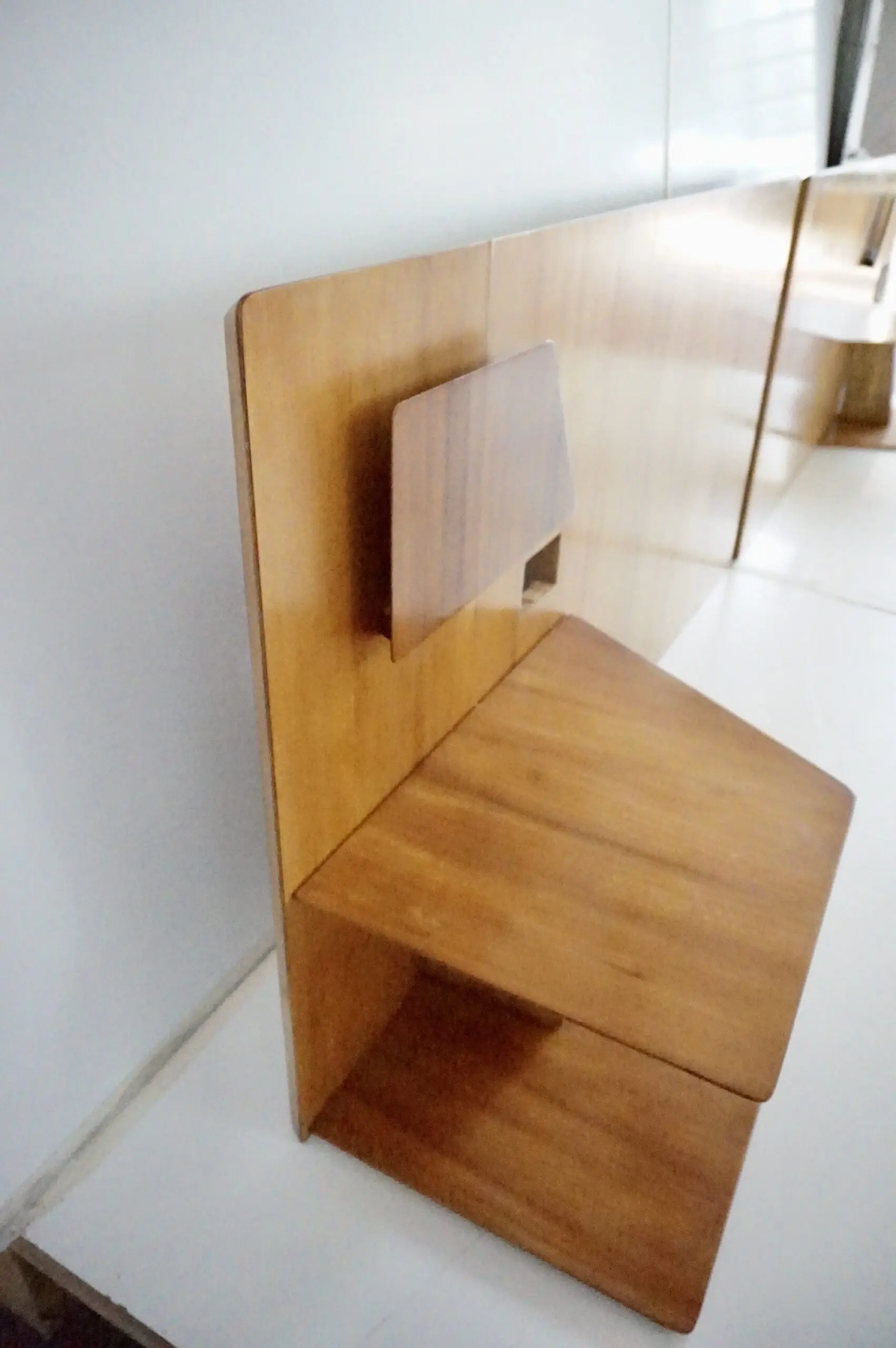 Gio Ponti pair of rare elm wood Headboards fitted bedside tables, Hotel Royal, 1955 — photo 17