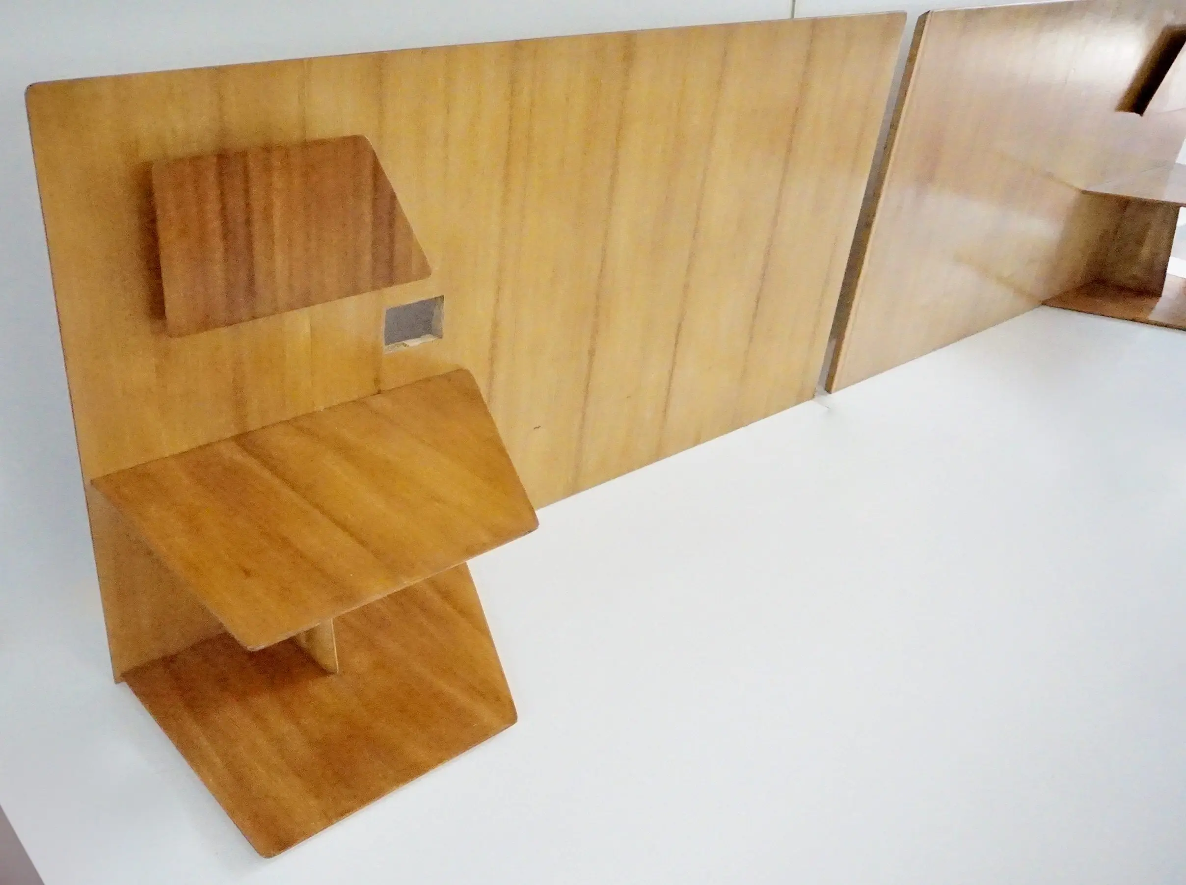 Gio Ponti pair of rare elm wood Headboards fitted bedside tables, Hotel Royal, 1955 — photo 12