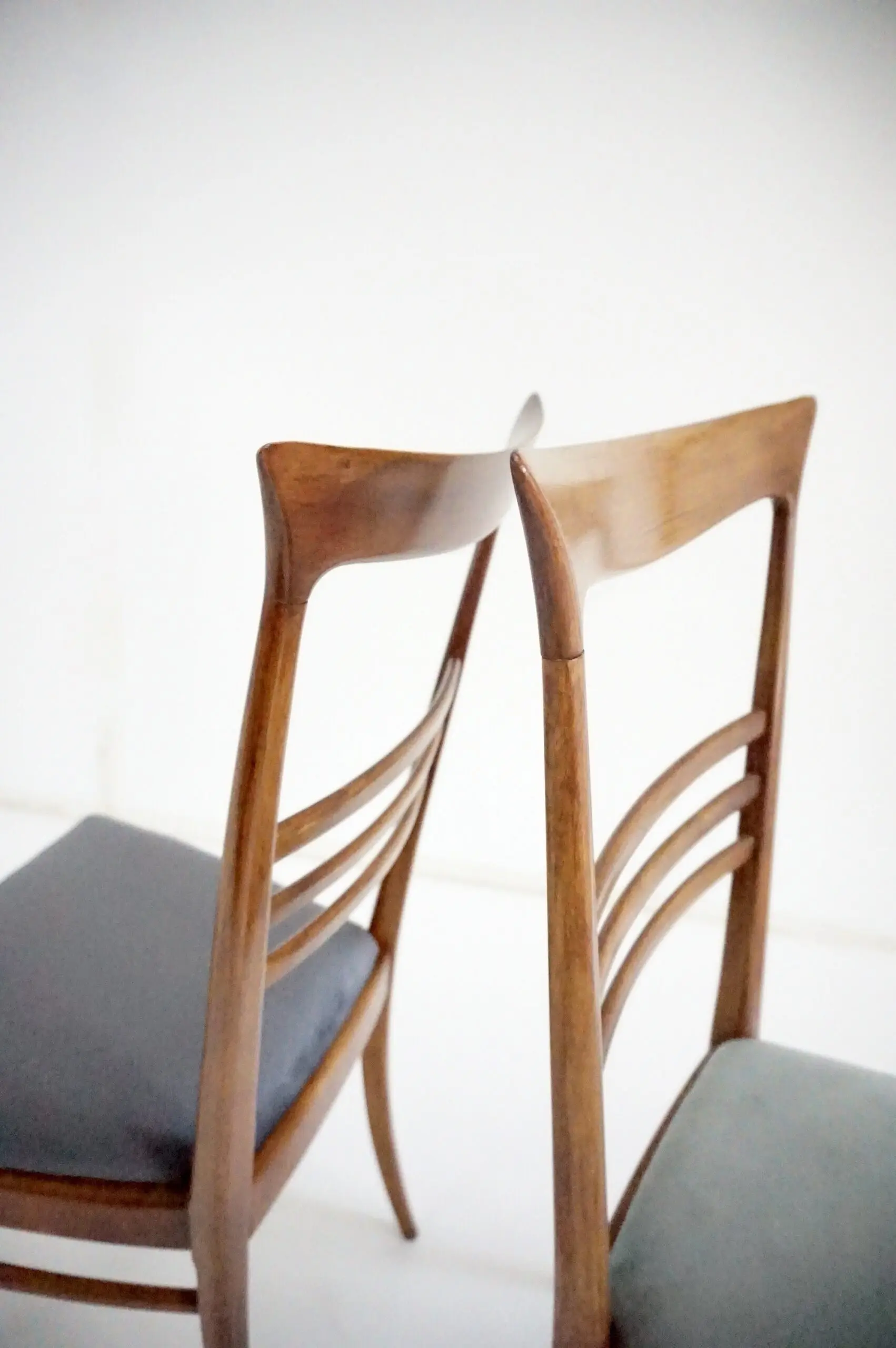 fine set of 6 Melchiorre Bega walnut  and velvet high back dining chairs, 1950 — photo 13