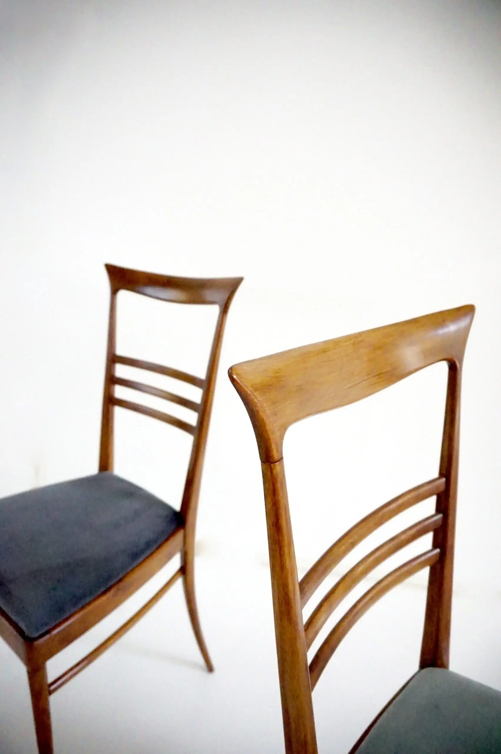 fine set of 6 Melchiorre Bega walnut  and velvet high back dining chairs, 1950 — photo 6
