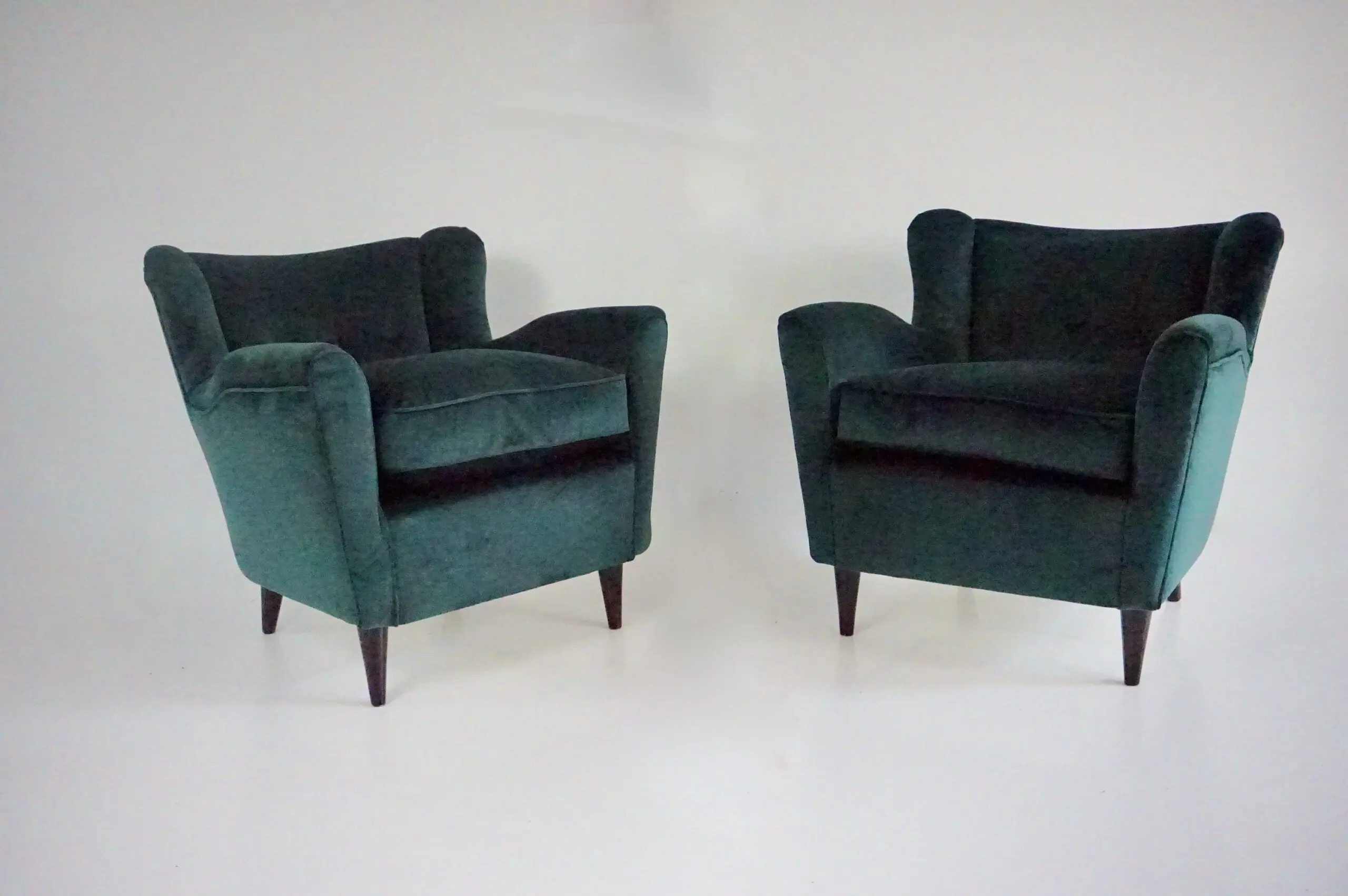 pair of fine Maurizio Tempestini forest green velvet armchairs, Florence, 1938 — image 3