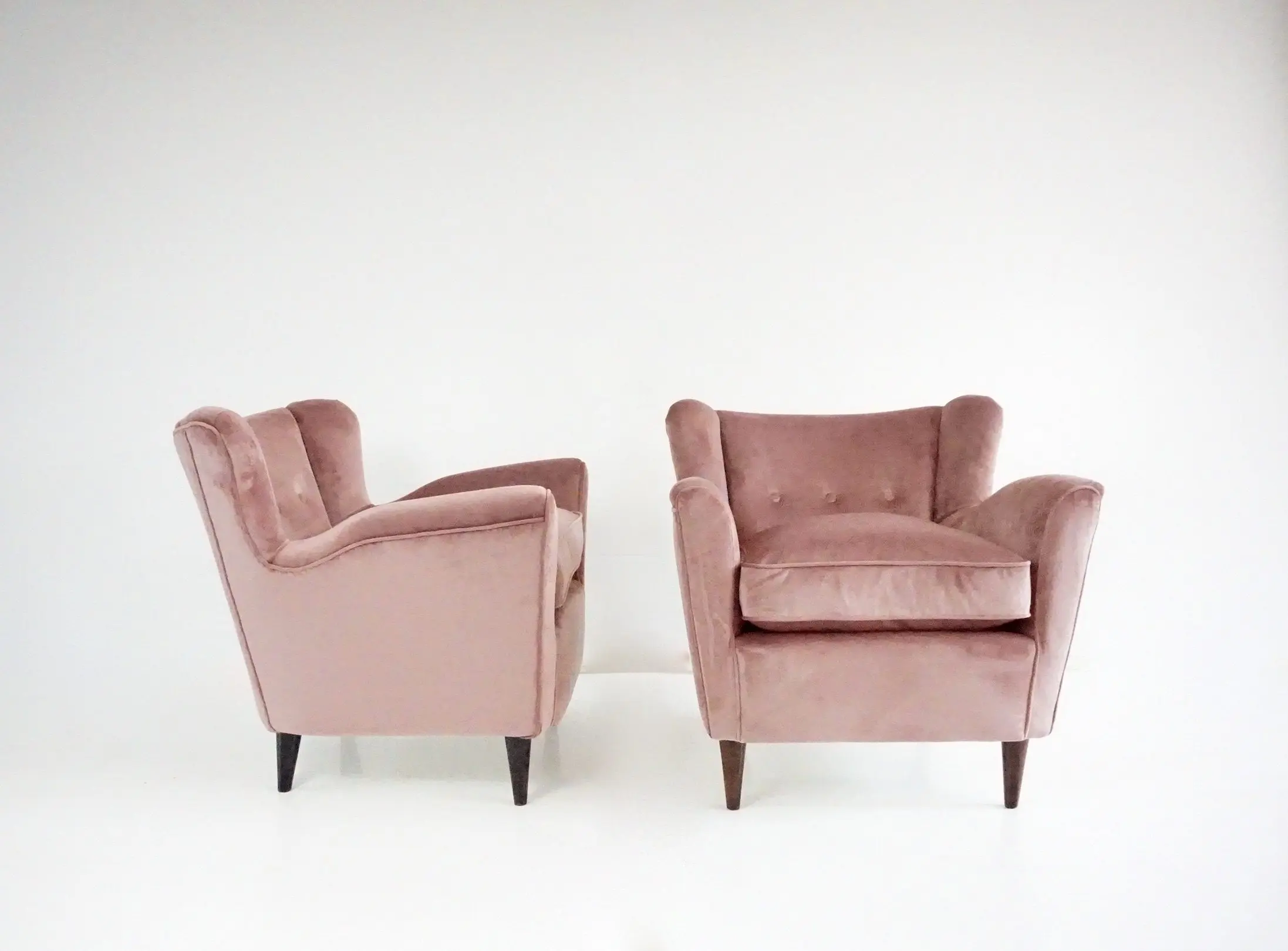 pair of fine Maurizio Tempestini old rose  velvet armchairs, Florence, 1938 — image 2