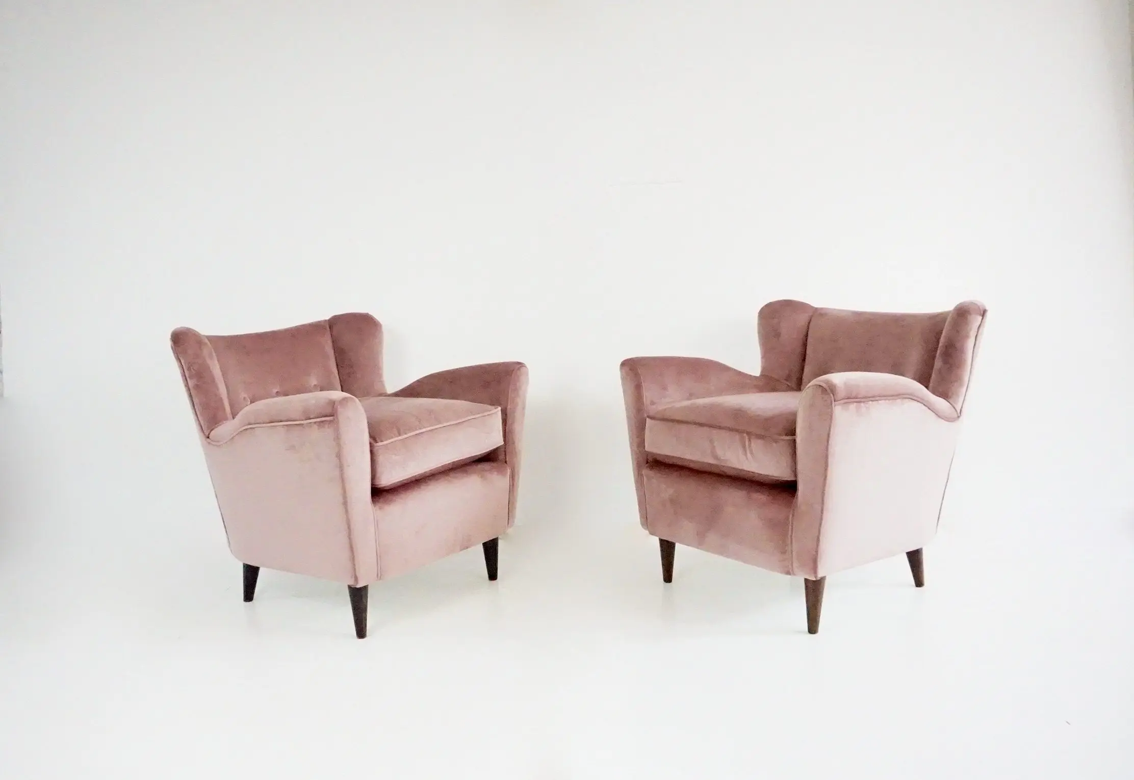 pair of fine Maurizio Tempestini old rose  velvet armchairs, Florence, 1938 — Maurizio Tempestini