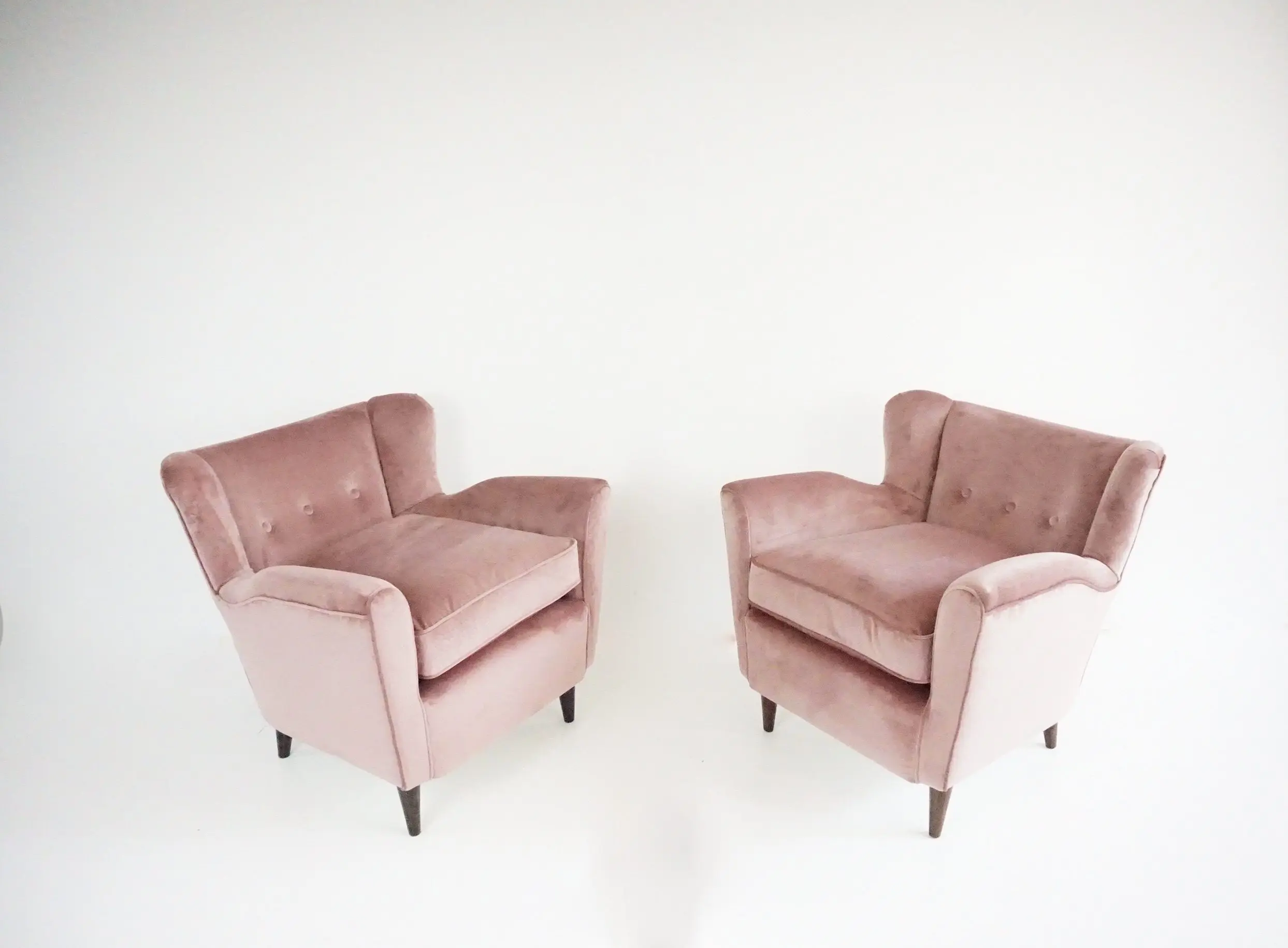 pair of fine Maurizio Tempestini old rose  velvet armchairs, Florence, 1938 — image 3