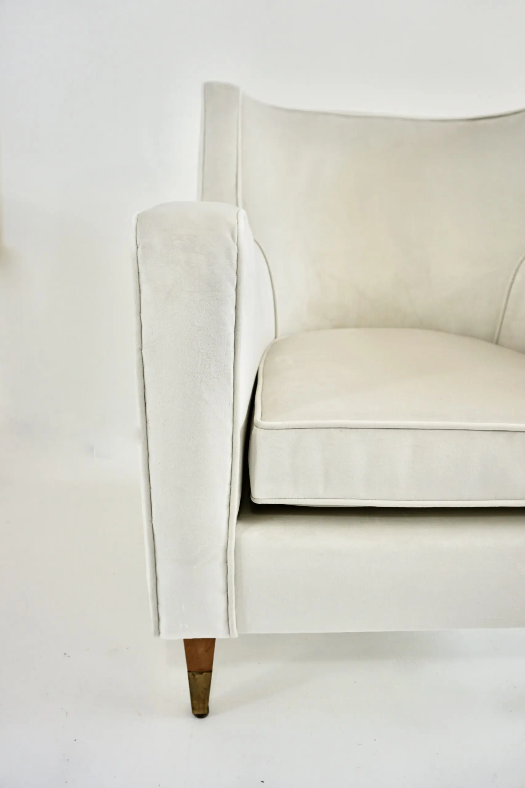 pair of GIO PONTI armchairs white velvet  brass feet for private residence 1955 — photo 14