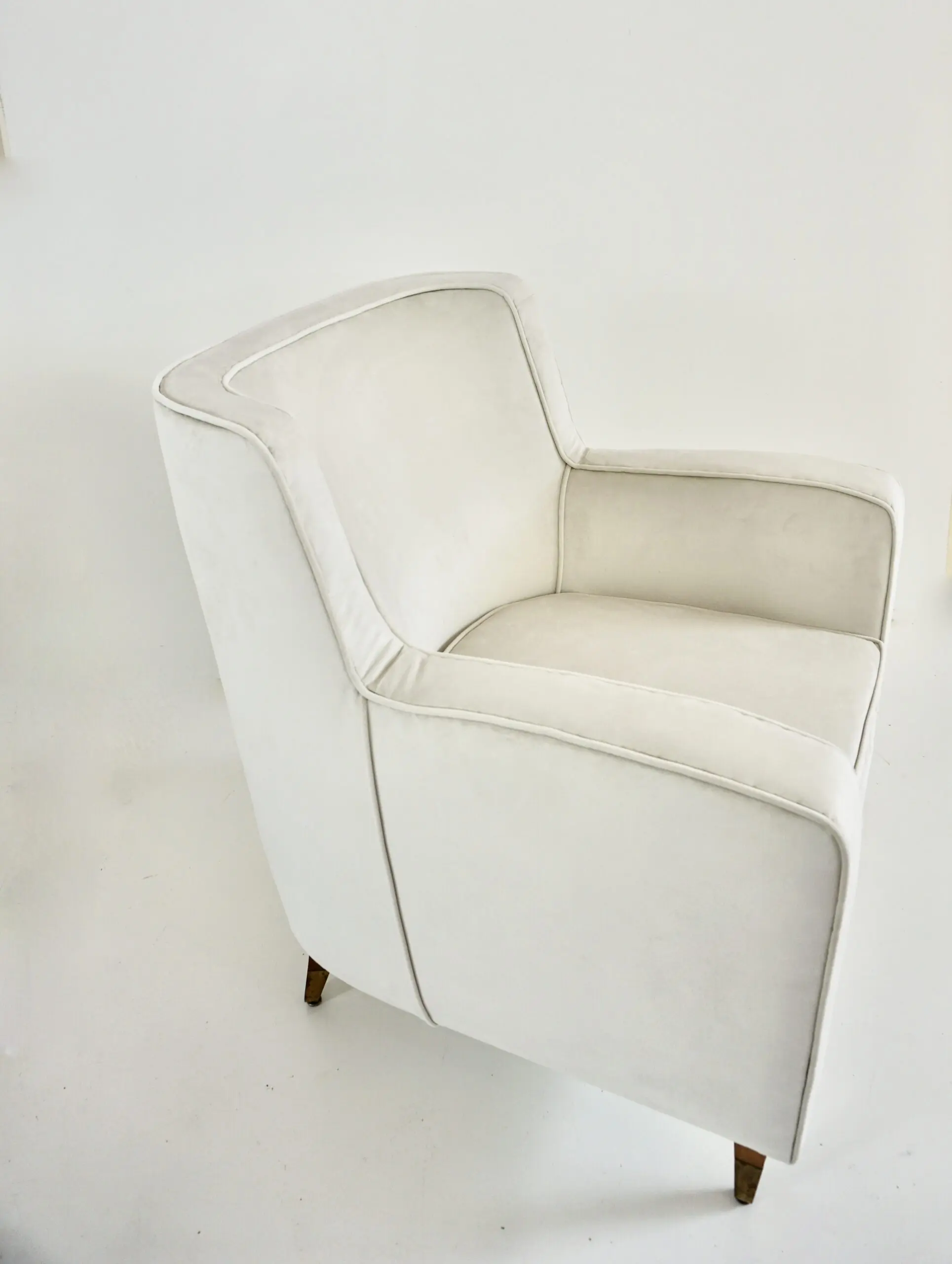 pair of GIO PONTI armchairs white velvet  brass feet for private residence 1955 — photo 7