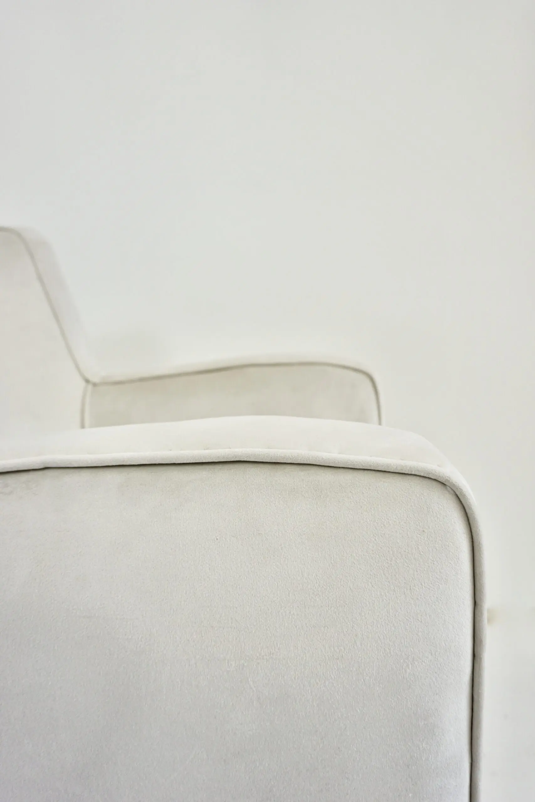 pair of GIO PONTI armchairs white velvet  brass feet for private residence 1955 — photo 18