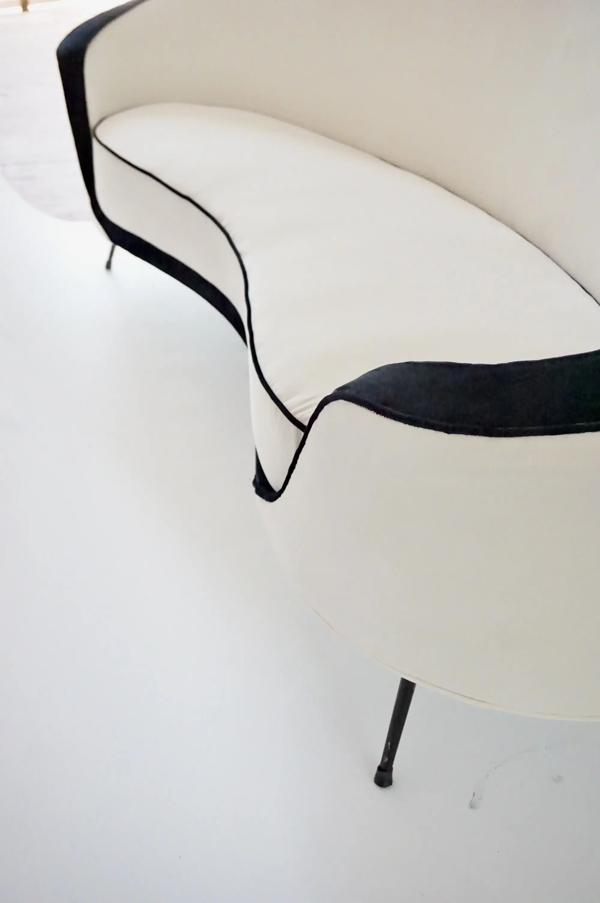 large Ico Parisi 812 three seat sofa, prototype, executed by A. Colombo 1953 — photo 22