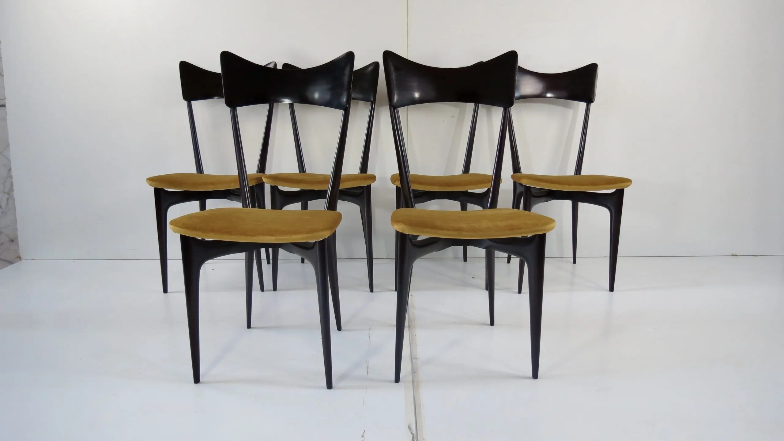 Set of Six Ico and Luisa Parisi Ebonized Dining Chairs by Ariberto Colombo, 1952 — image 3