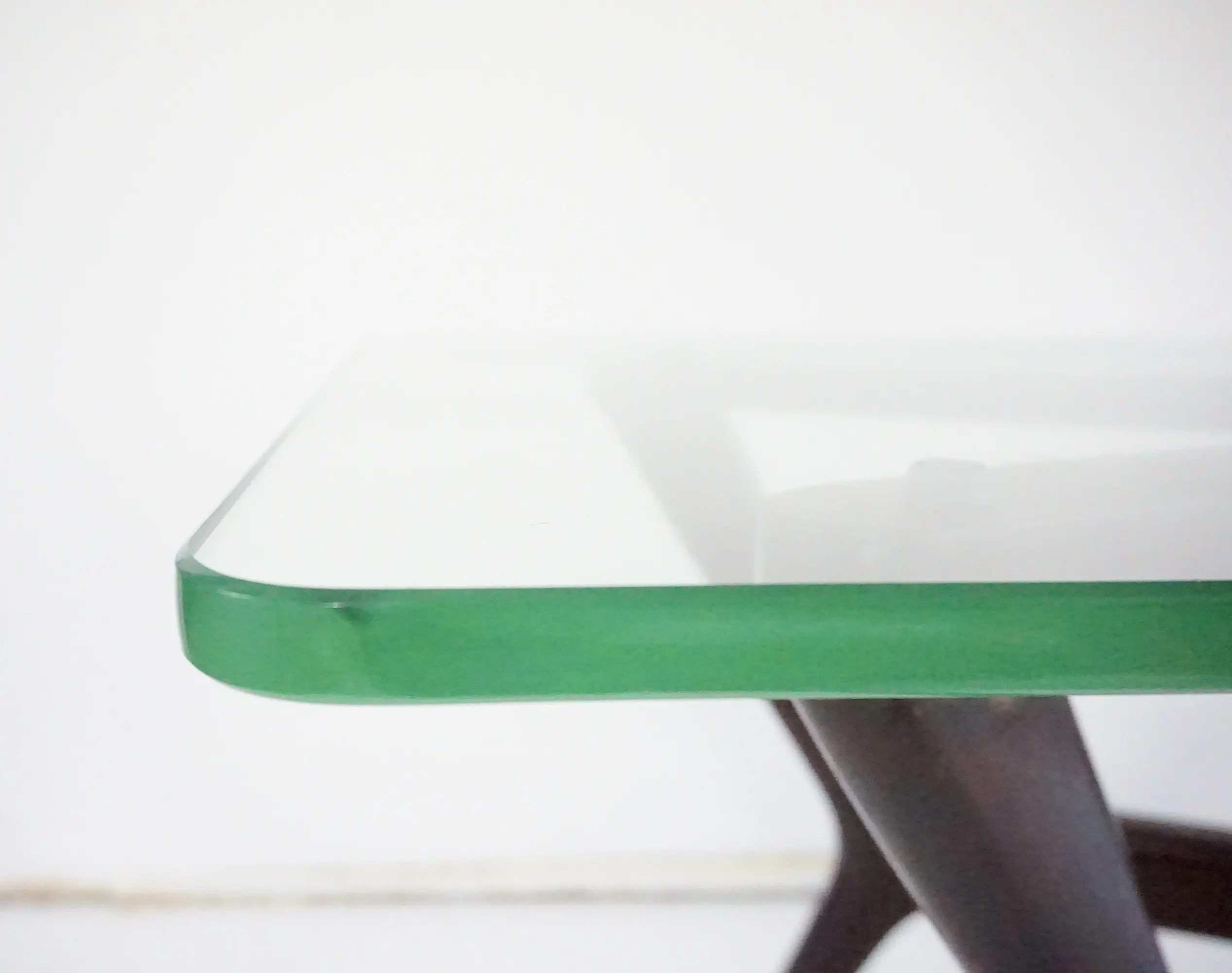 large Gio Ponti coffee table, walnut and Fontana arte thick glass, 1940 — image 2