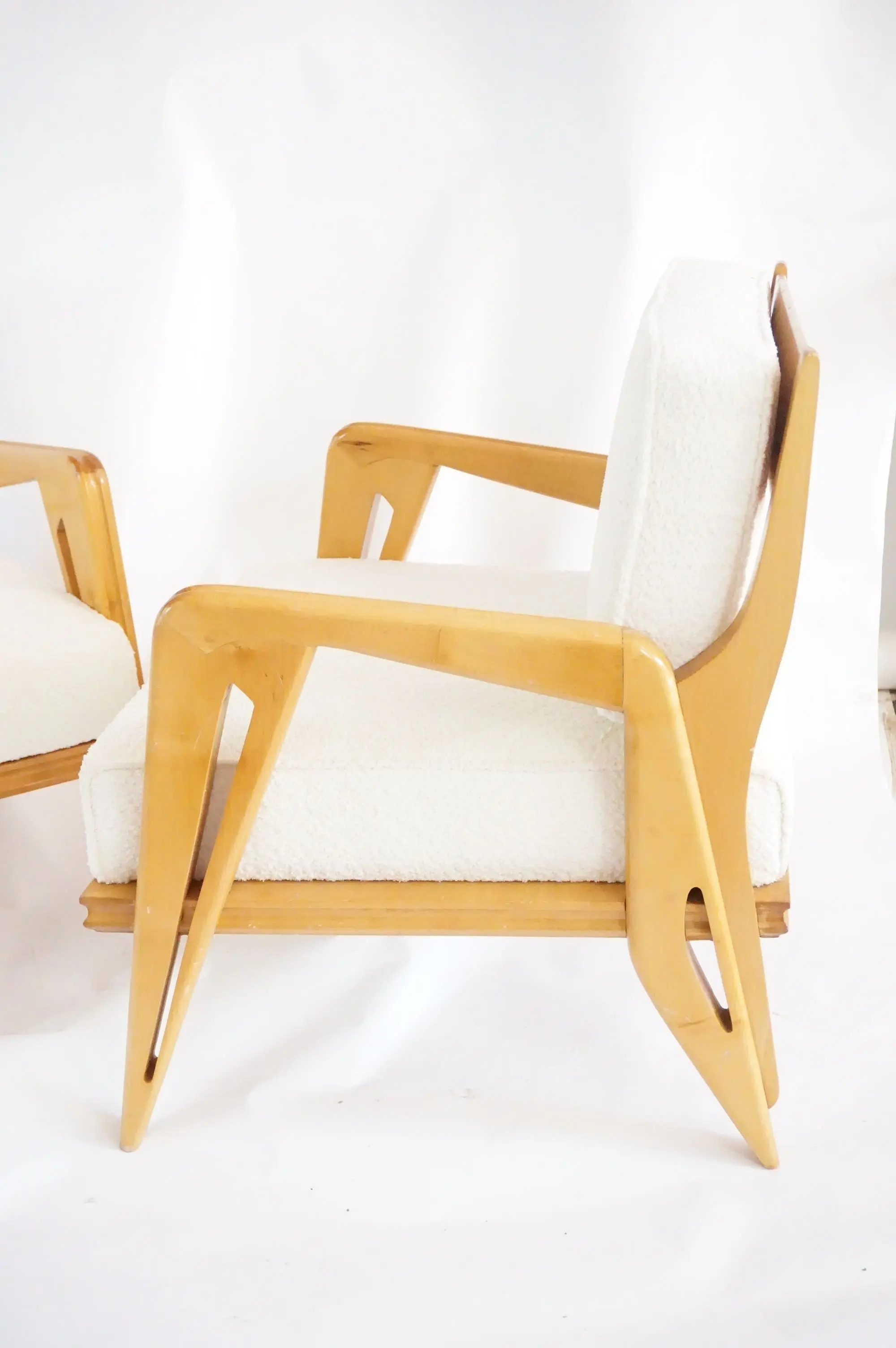 pair of Franco Campo & Carlo Graffi armchairs, ash and bouclè fabric, Turin 1950 — image 2