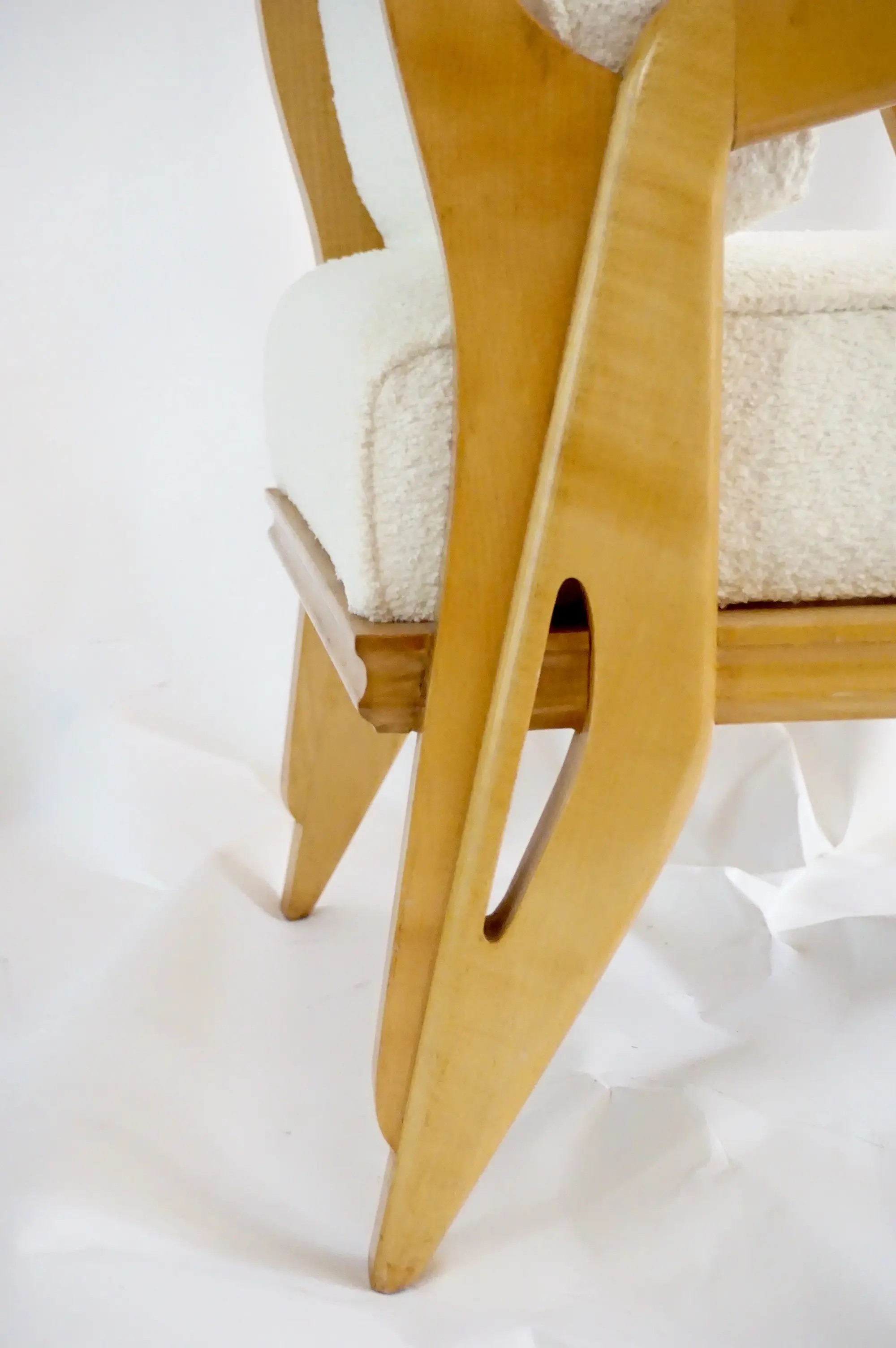pair of Franco Campo & Carlo Graffi armchairs, ash and bouclè fabric, Turin 1950 — photo 10
