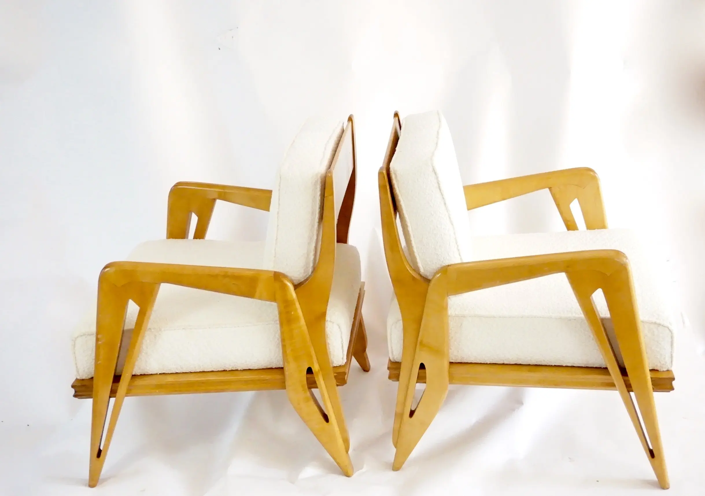 pair of Franco Campo & Carlo Graffi armchairs, ash and bouclè fabric, Turin 1950 — photo 5