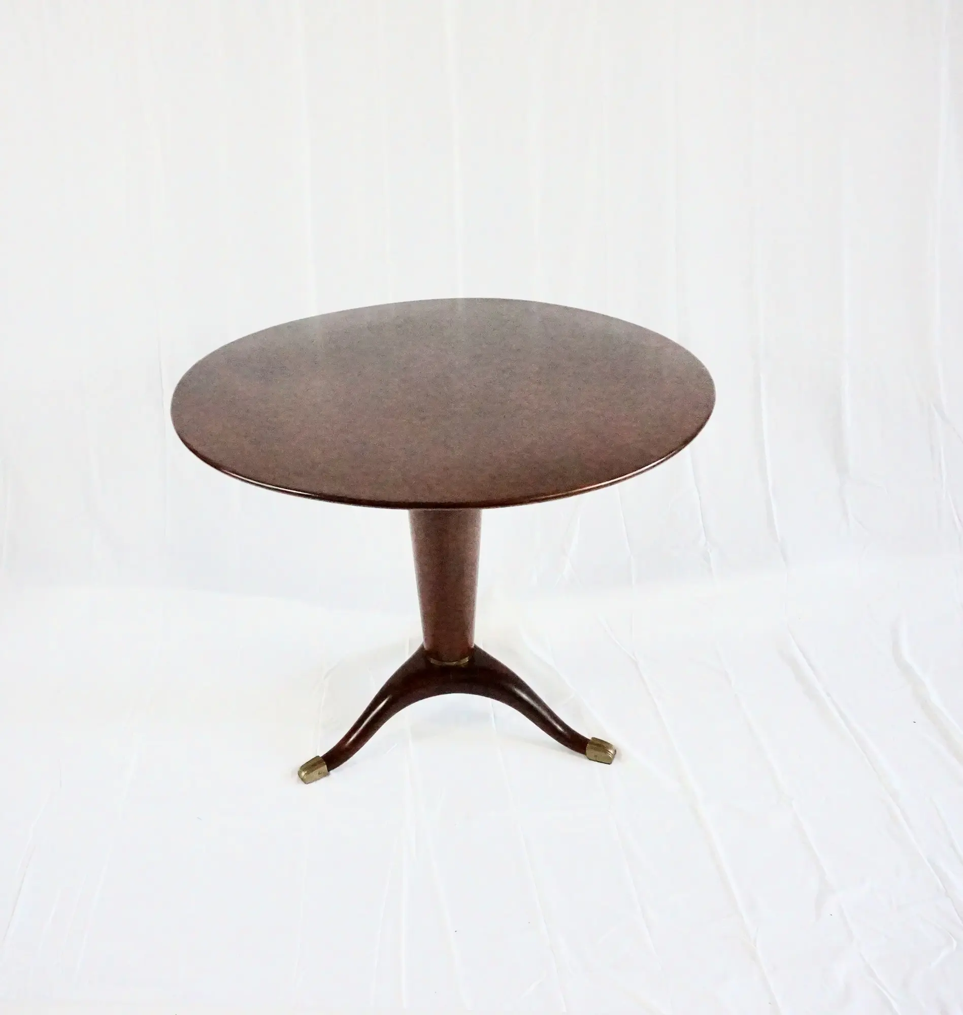 Paolo Buffa round center table, game table, three feet, walnut and brass, 1950 — image 3