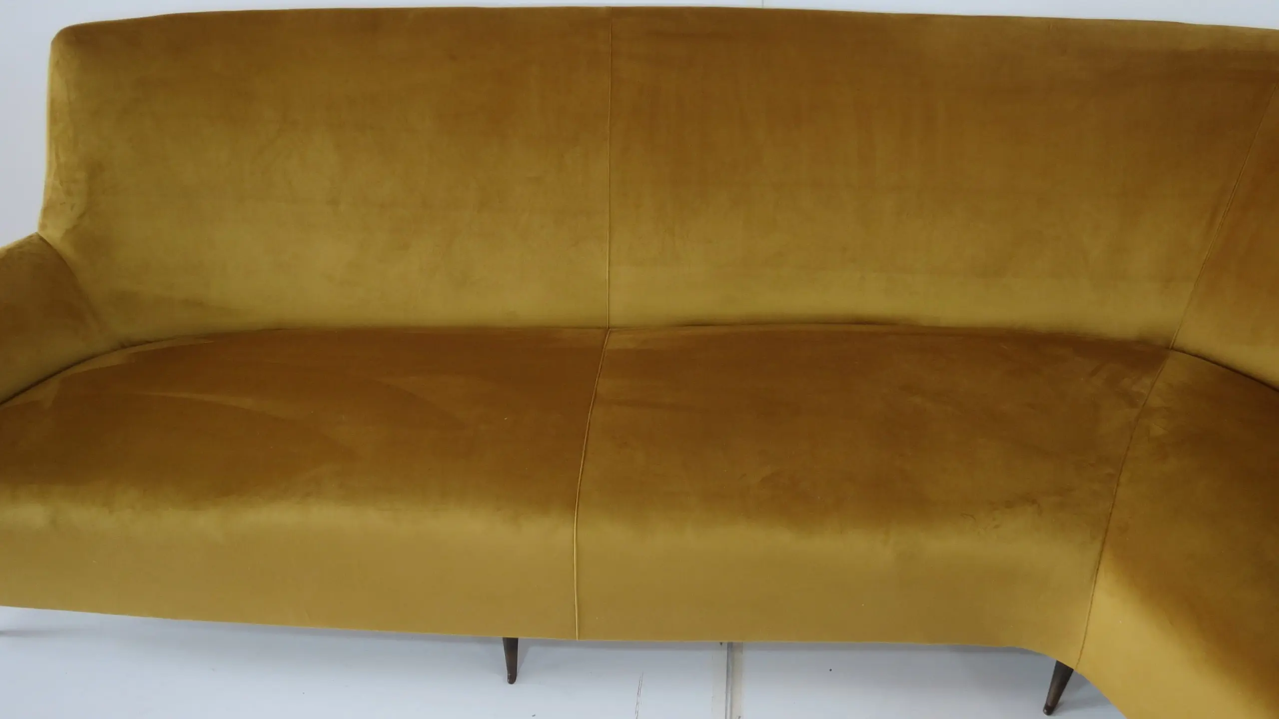 Rare Ico & Luisa Parisi Large Gold Yellow Velvet Curved Sofa by Isa, circa 1952 — photo 11