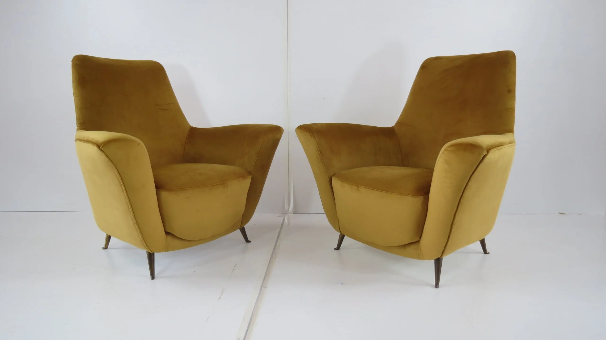 Pair of Rare Gold Ico & Luisa Parisi Armchairs by Isa, 1952 — photo 4